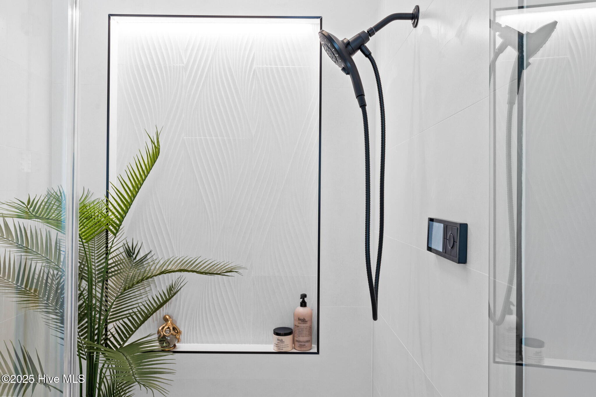 100516902 | Photo 54