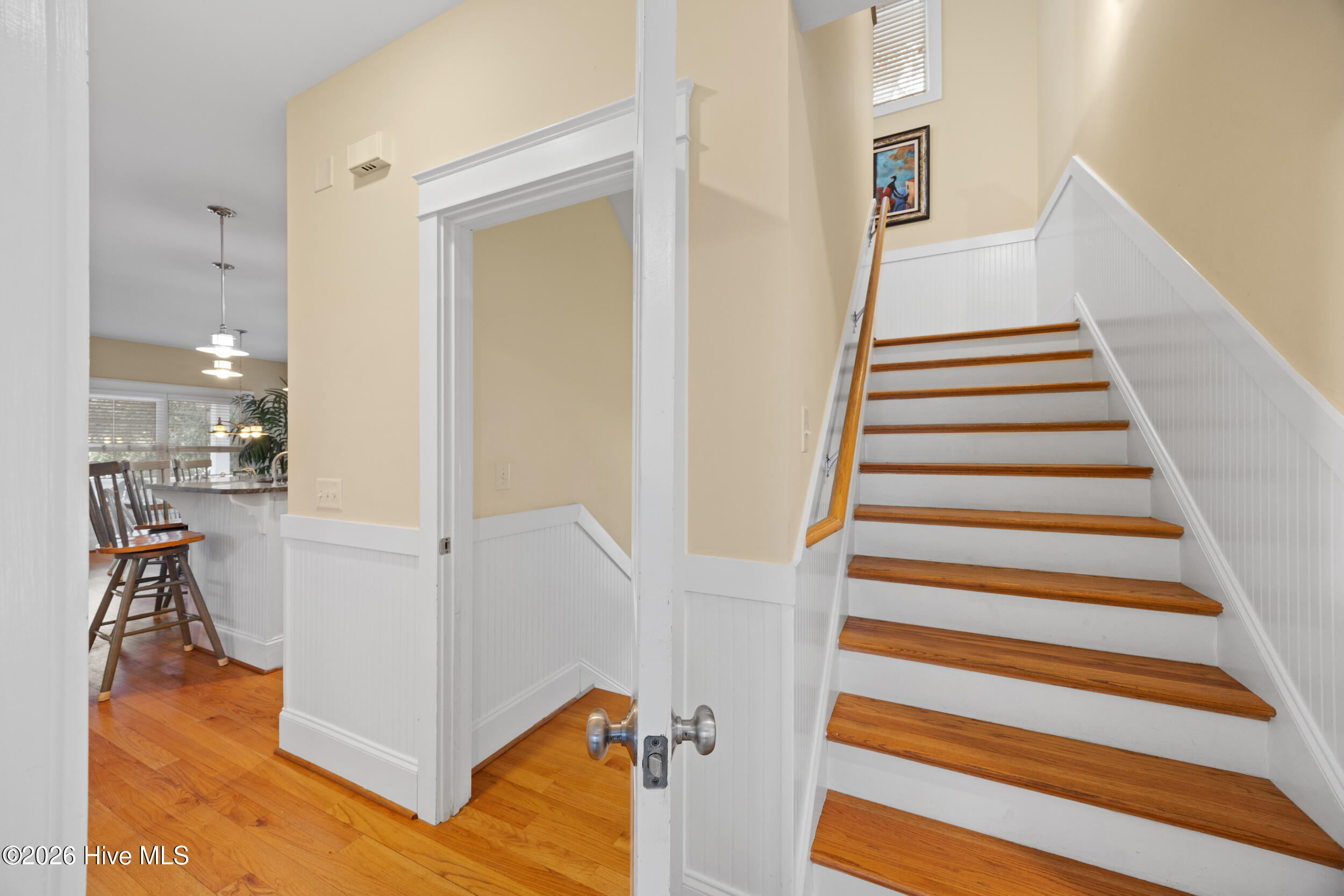 100555680 | Photo 25