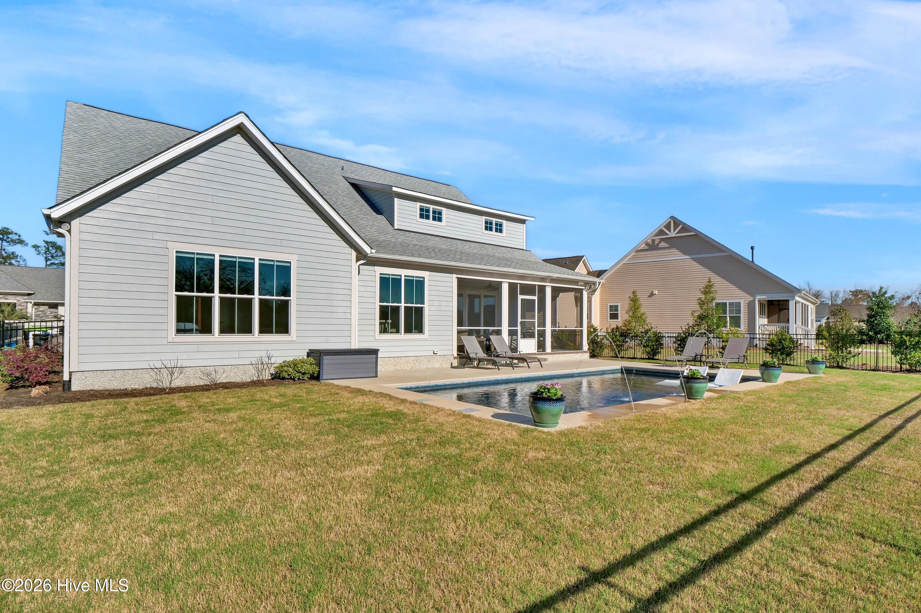 100566298 | Photo 52