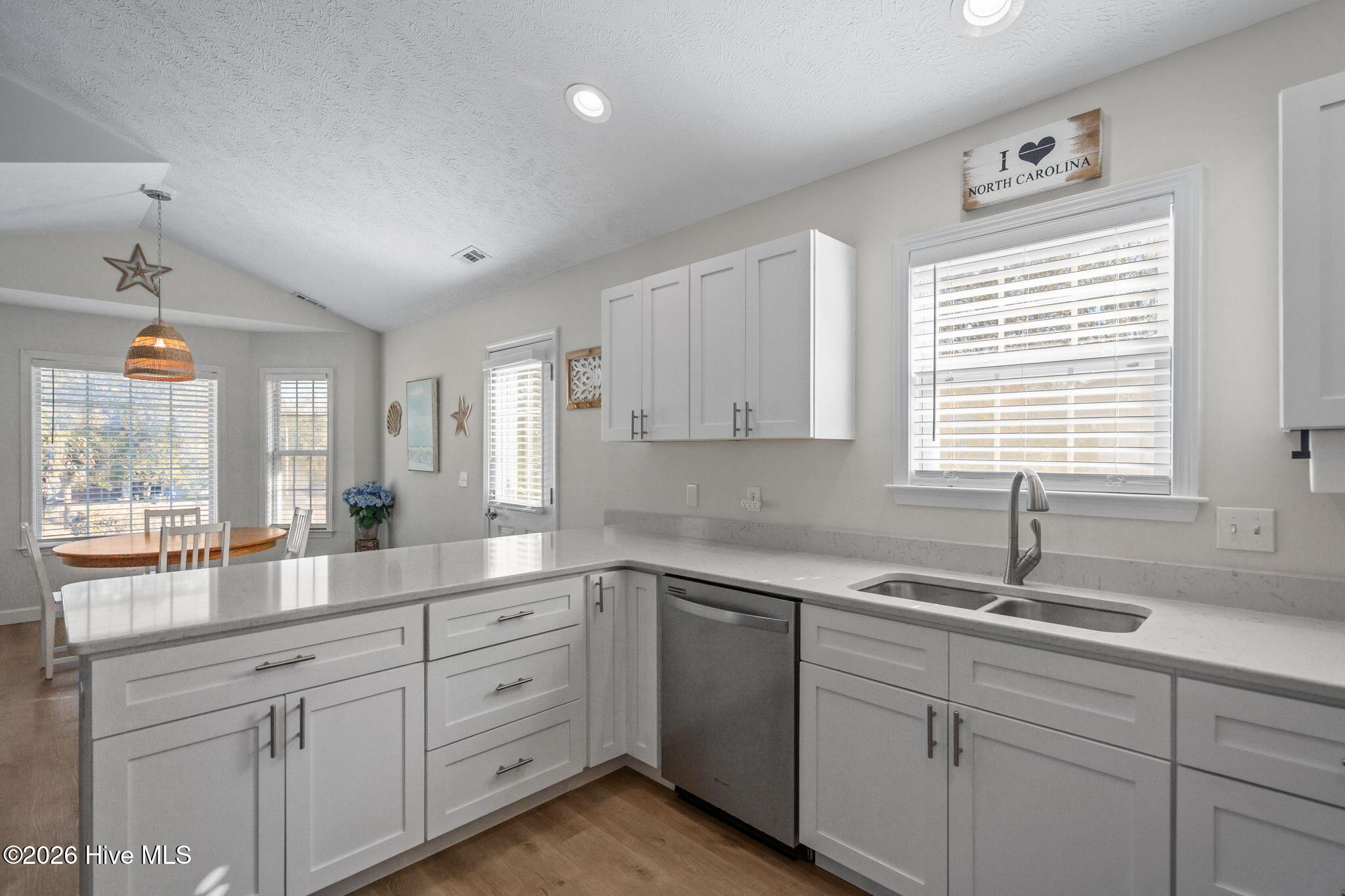 100555405 | Photo 34