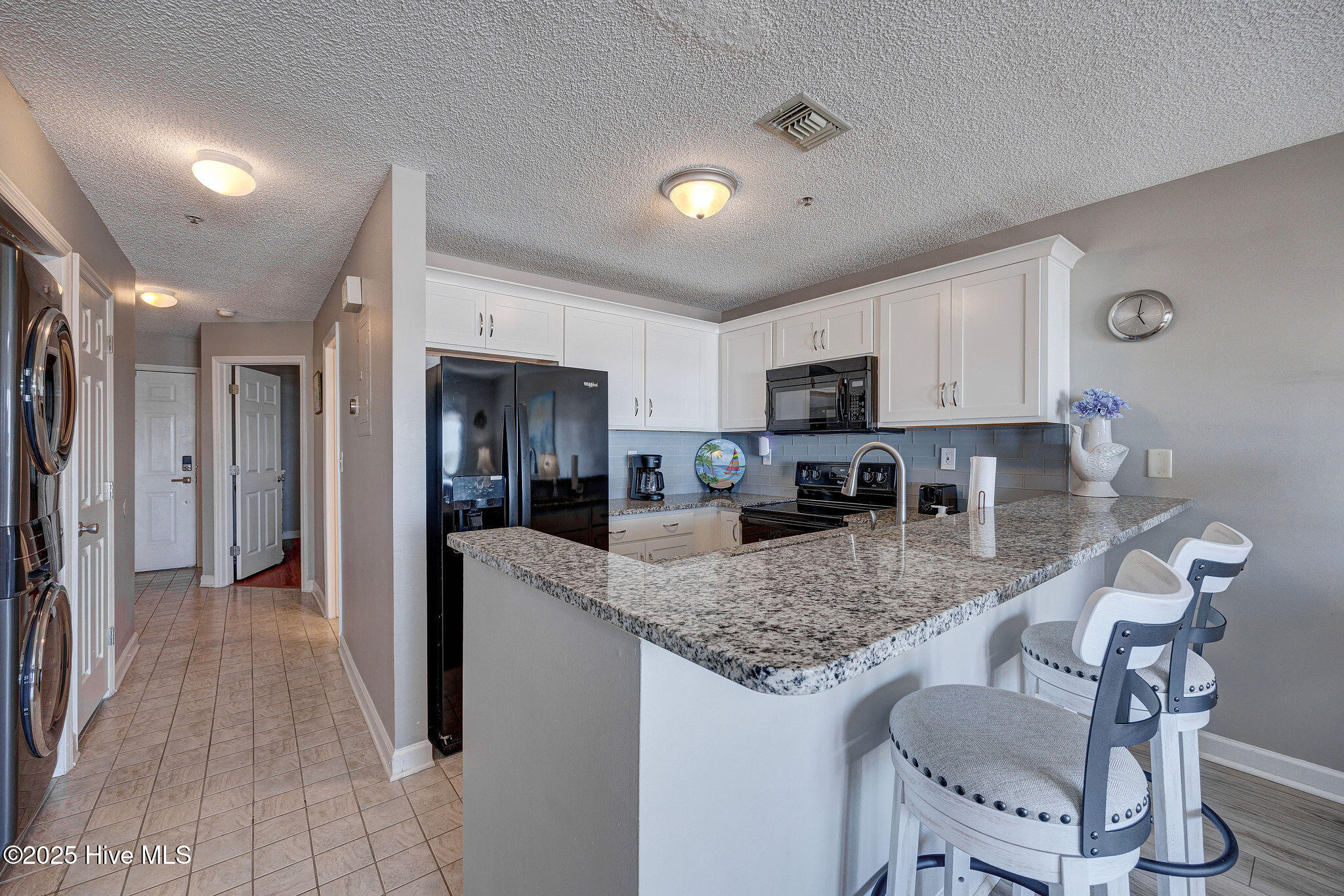 100536747 | Photo 14