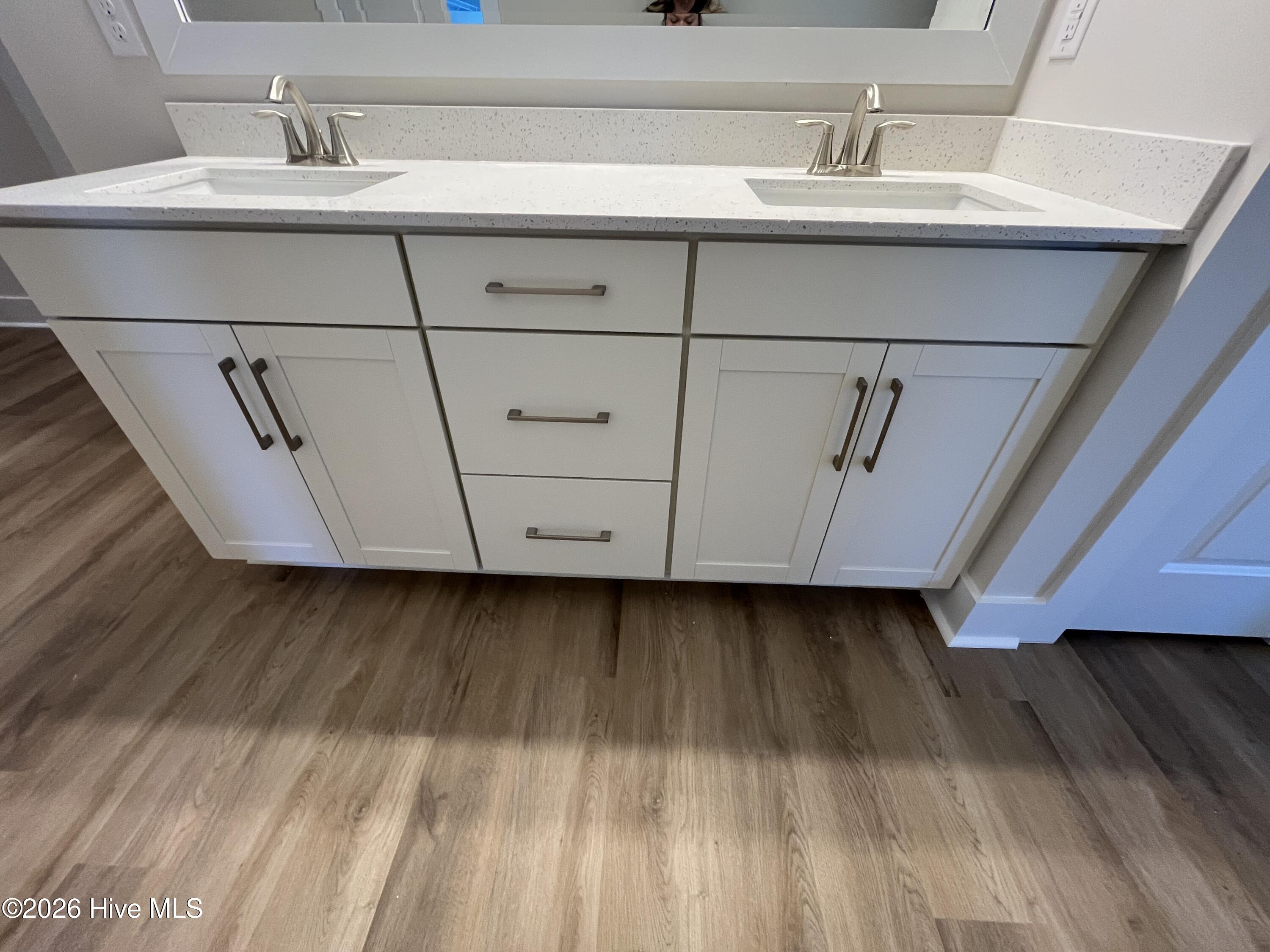 100544974 | Photo 25