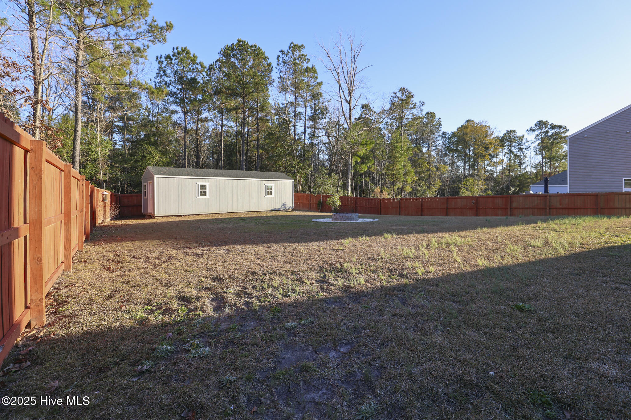 100537464 | Photo 35