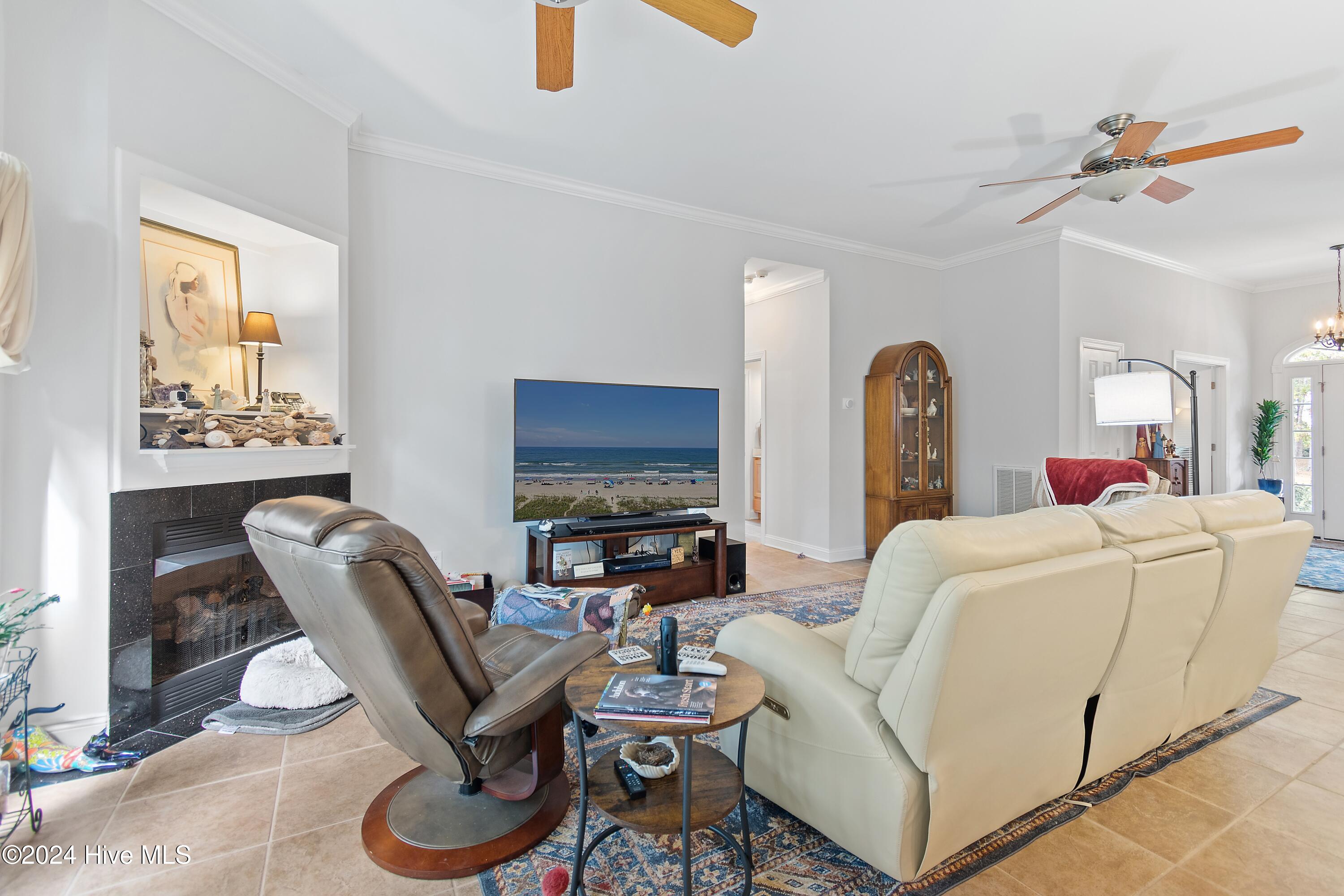 100554378 | Photo 32