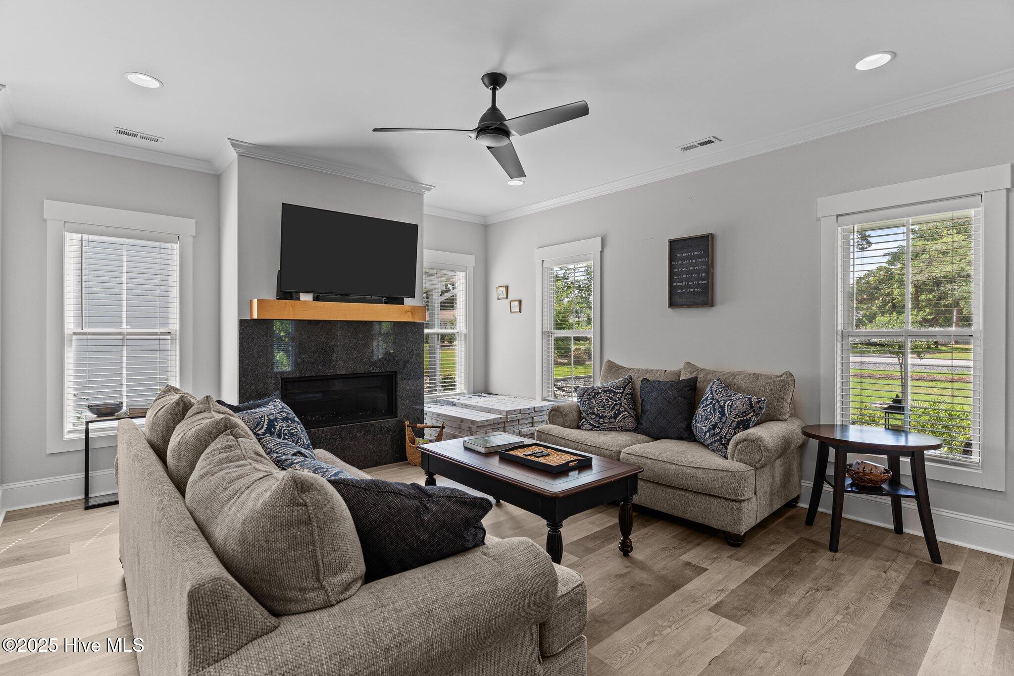 100517876 | Photo 42