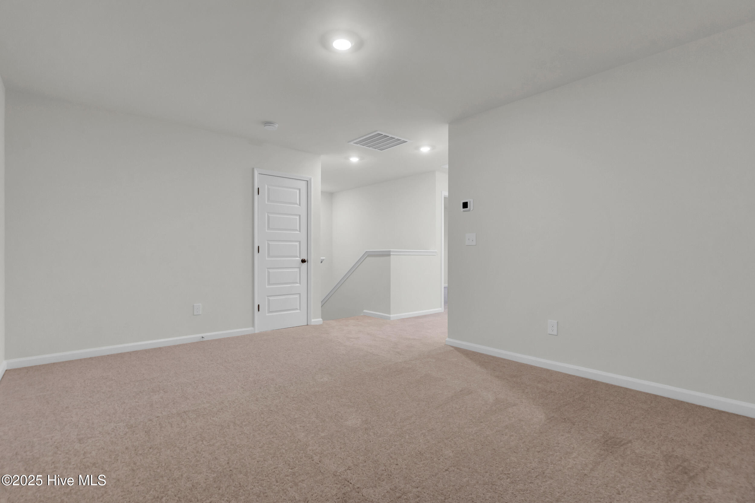 100521809 | Photo 33