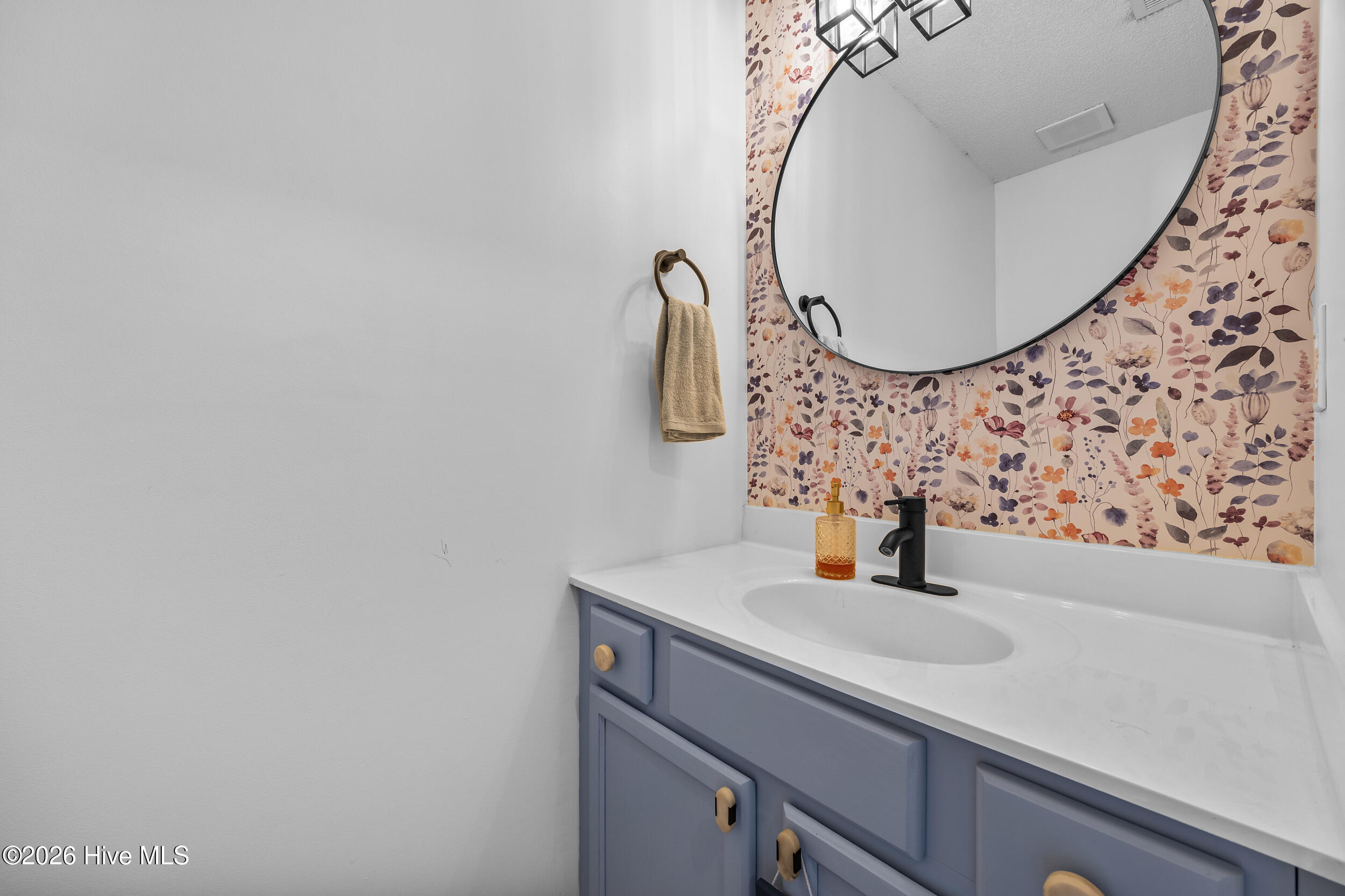 100547983 | Photo 17