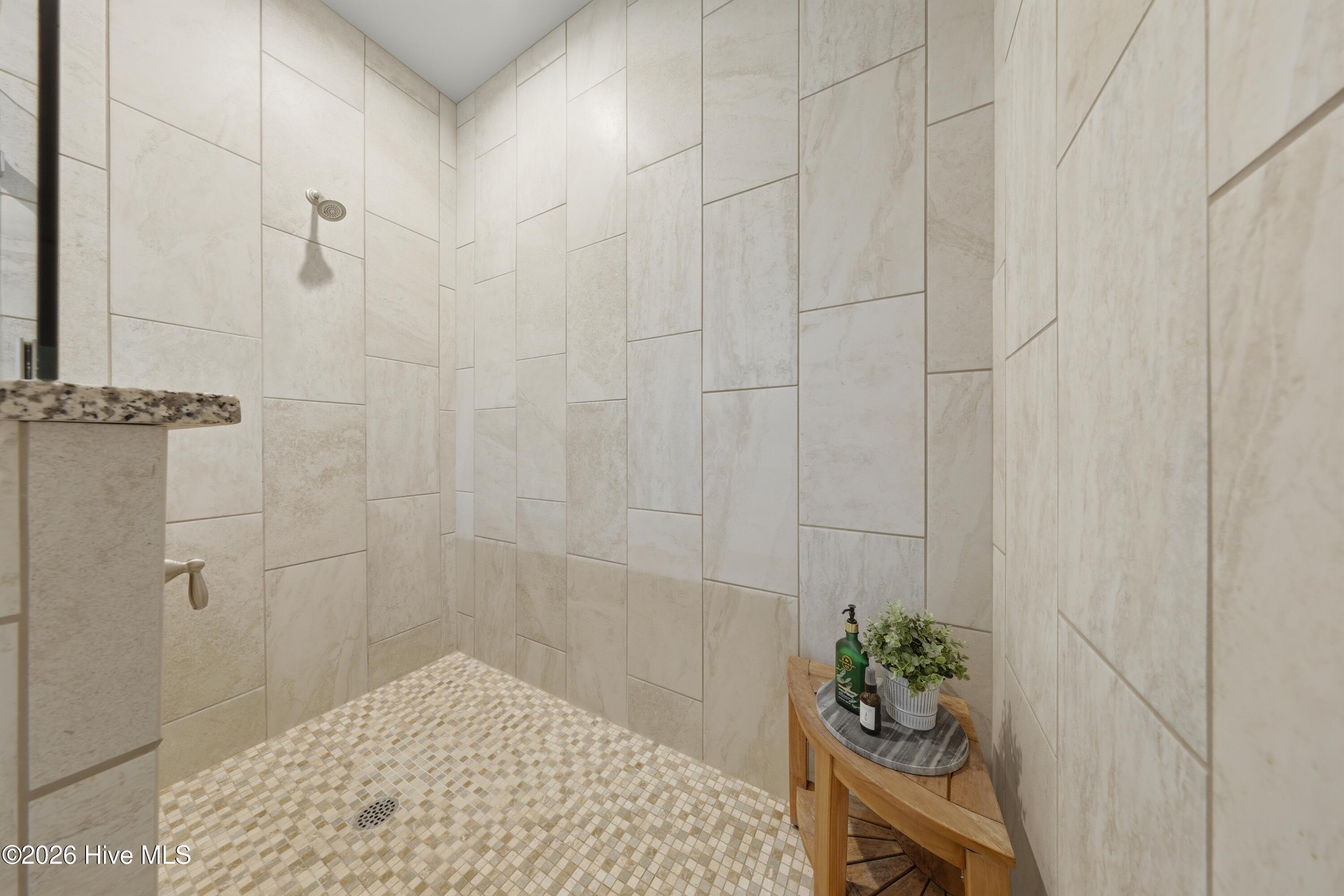 100558541 | Photo 50