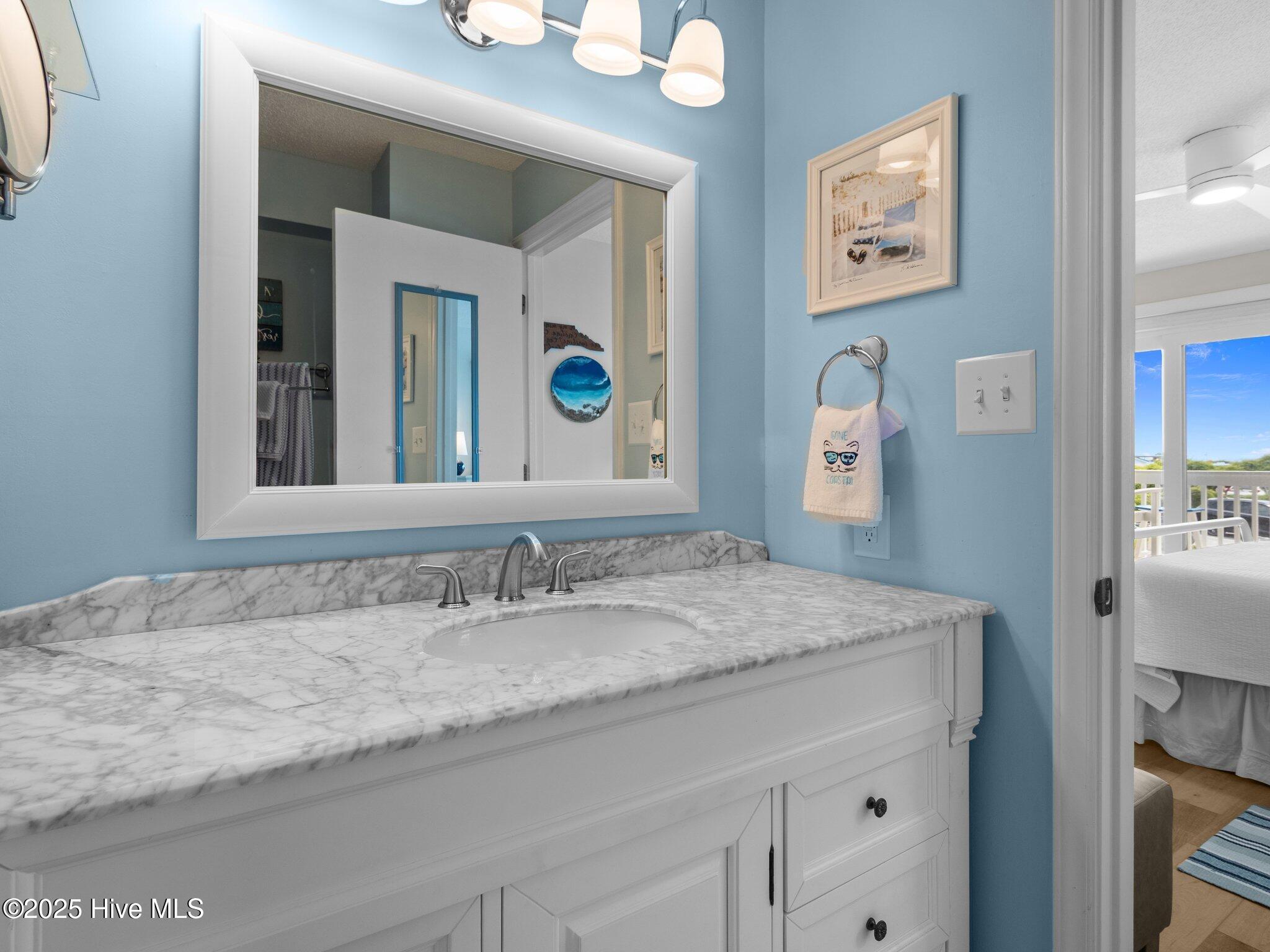 100517444 | Photo 18