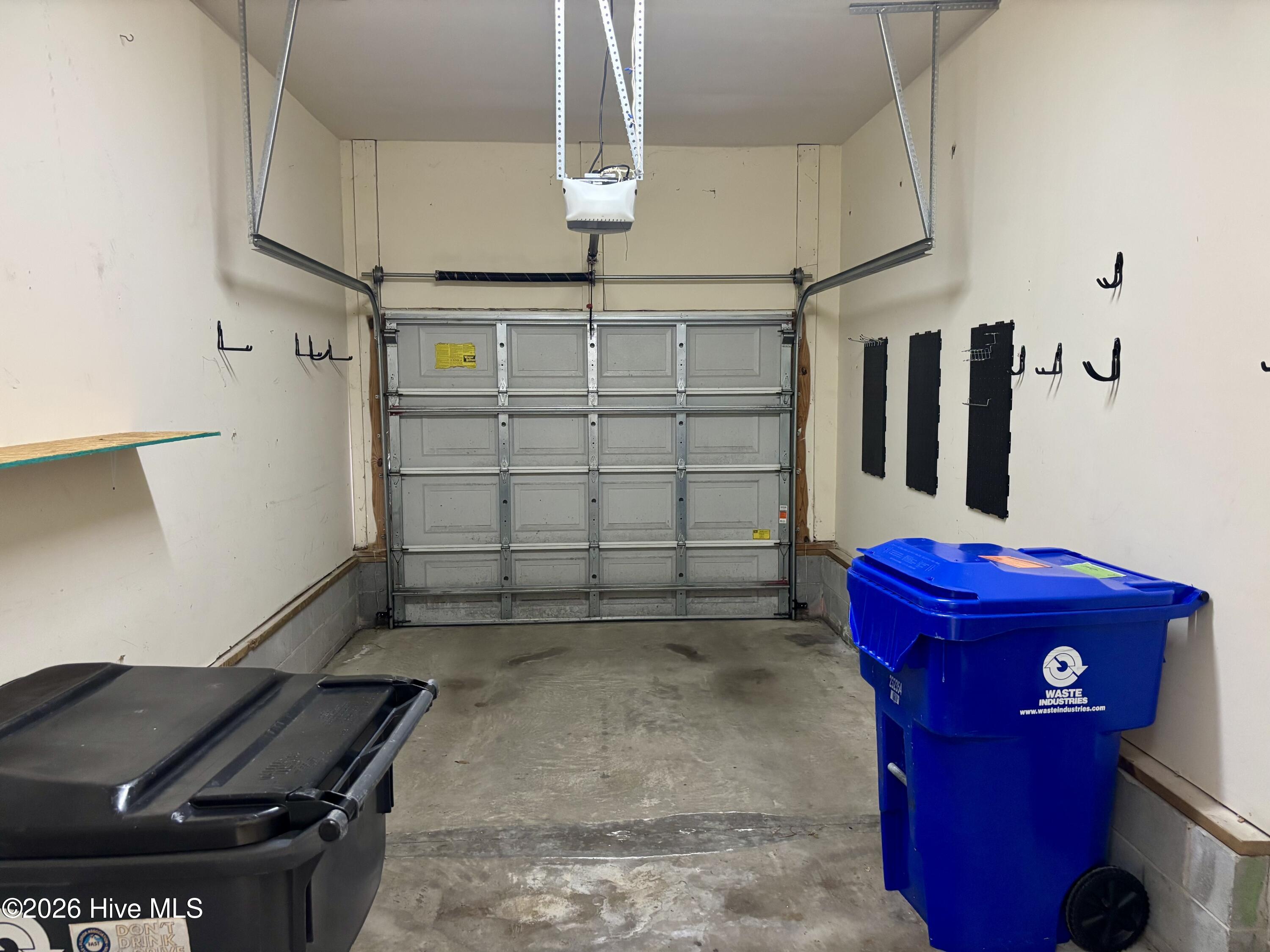 100548905 | Photo 25