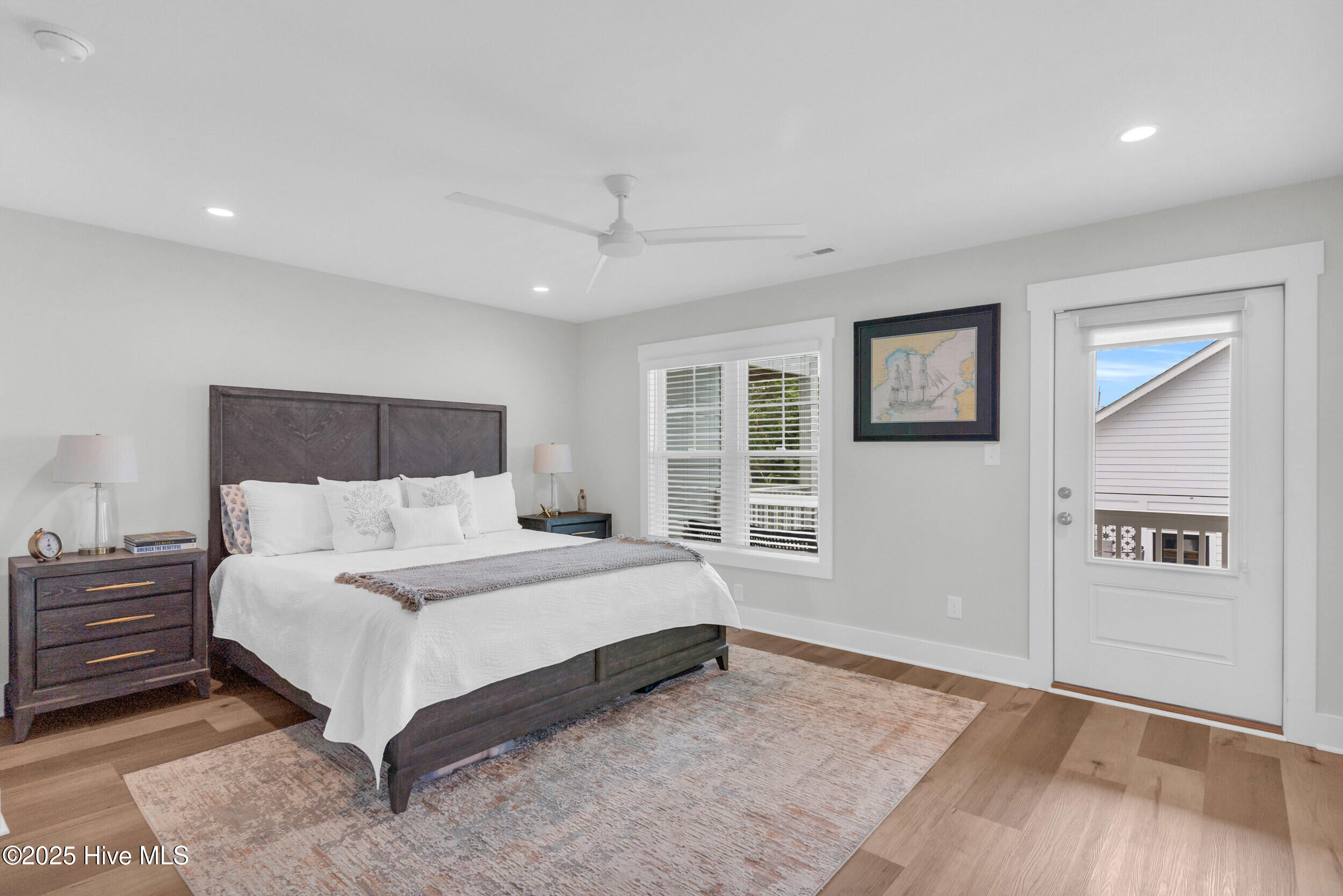 100565755 | Photo 18