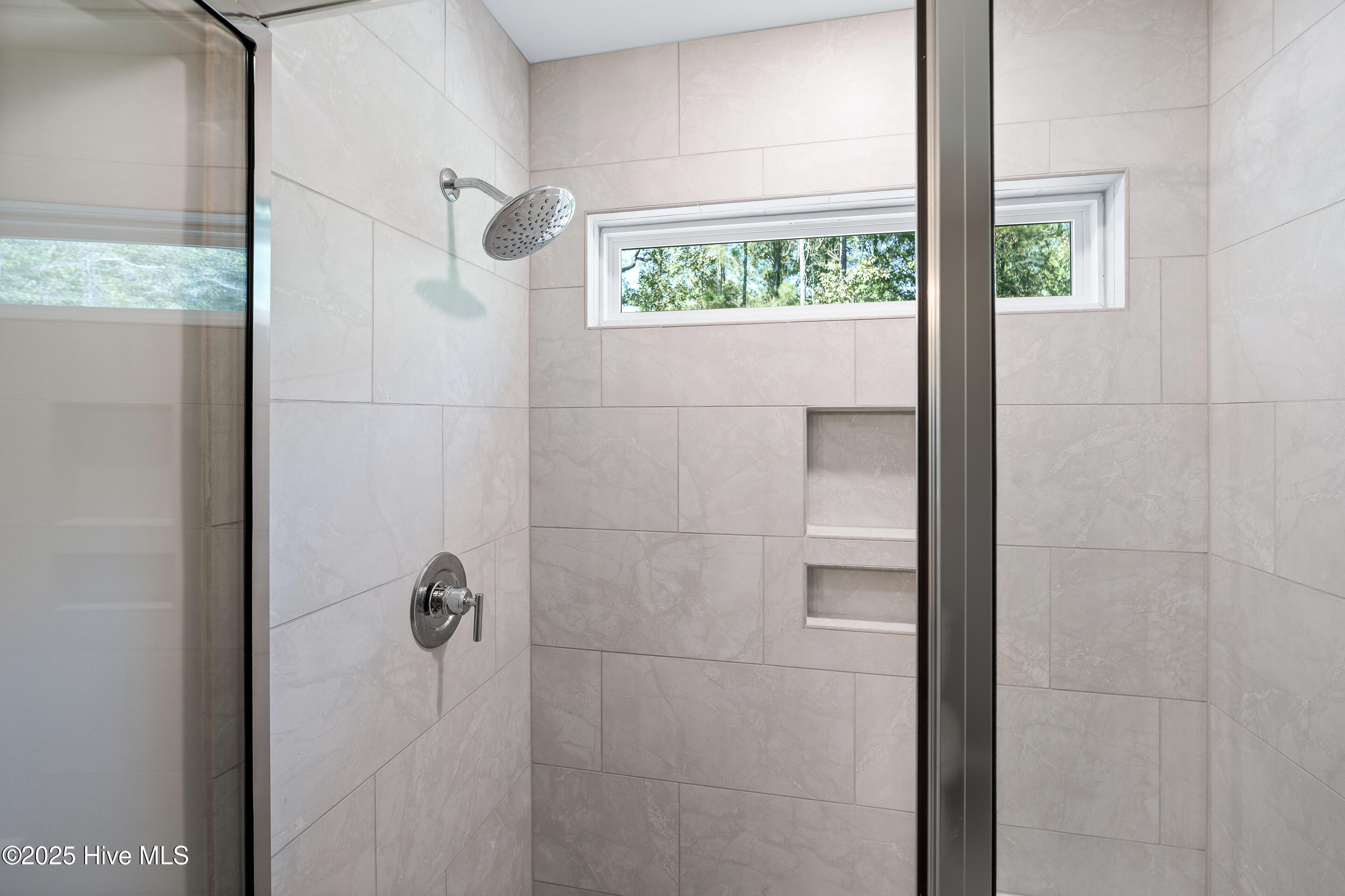 100515250 | Photo 33