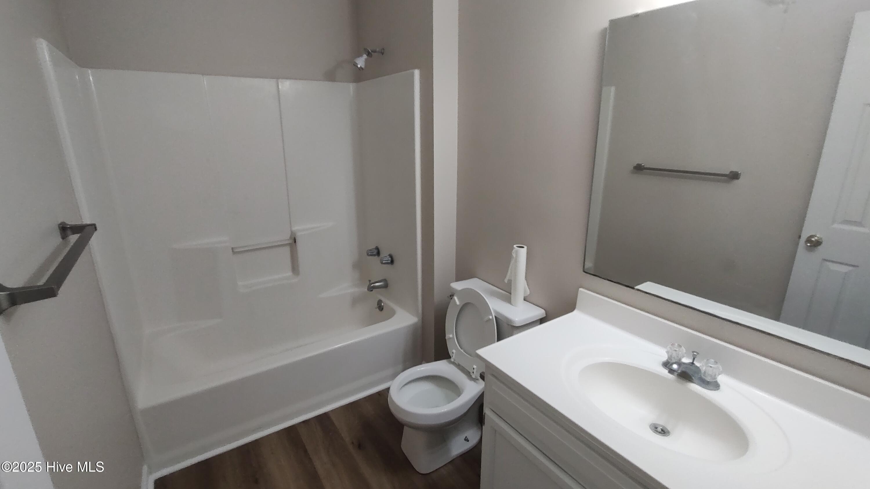 100540049 | Photo 15