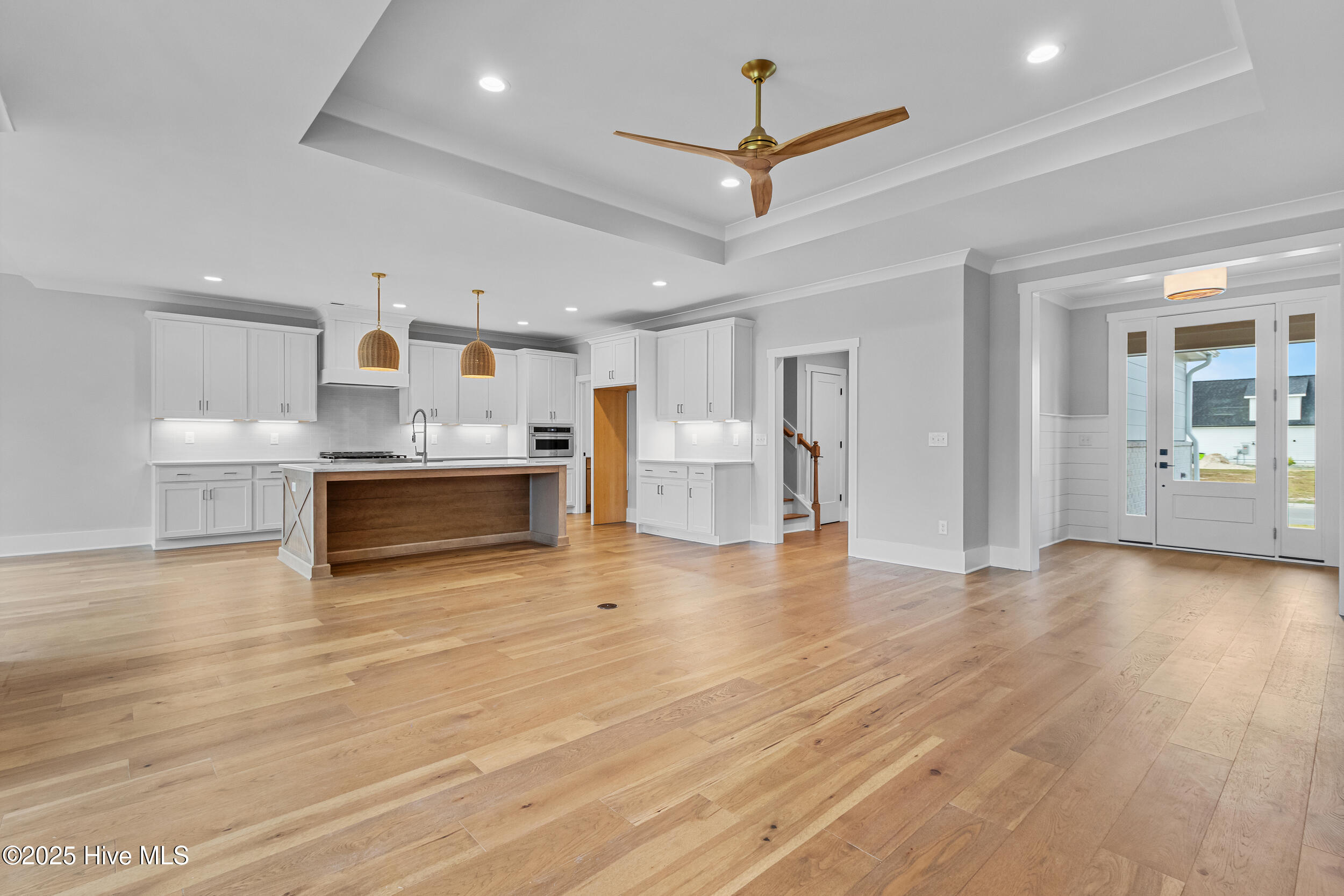 Living room with tray ceilings