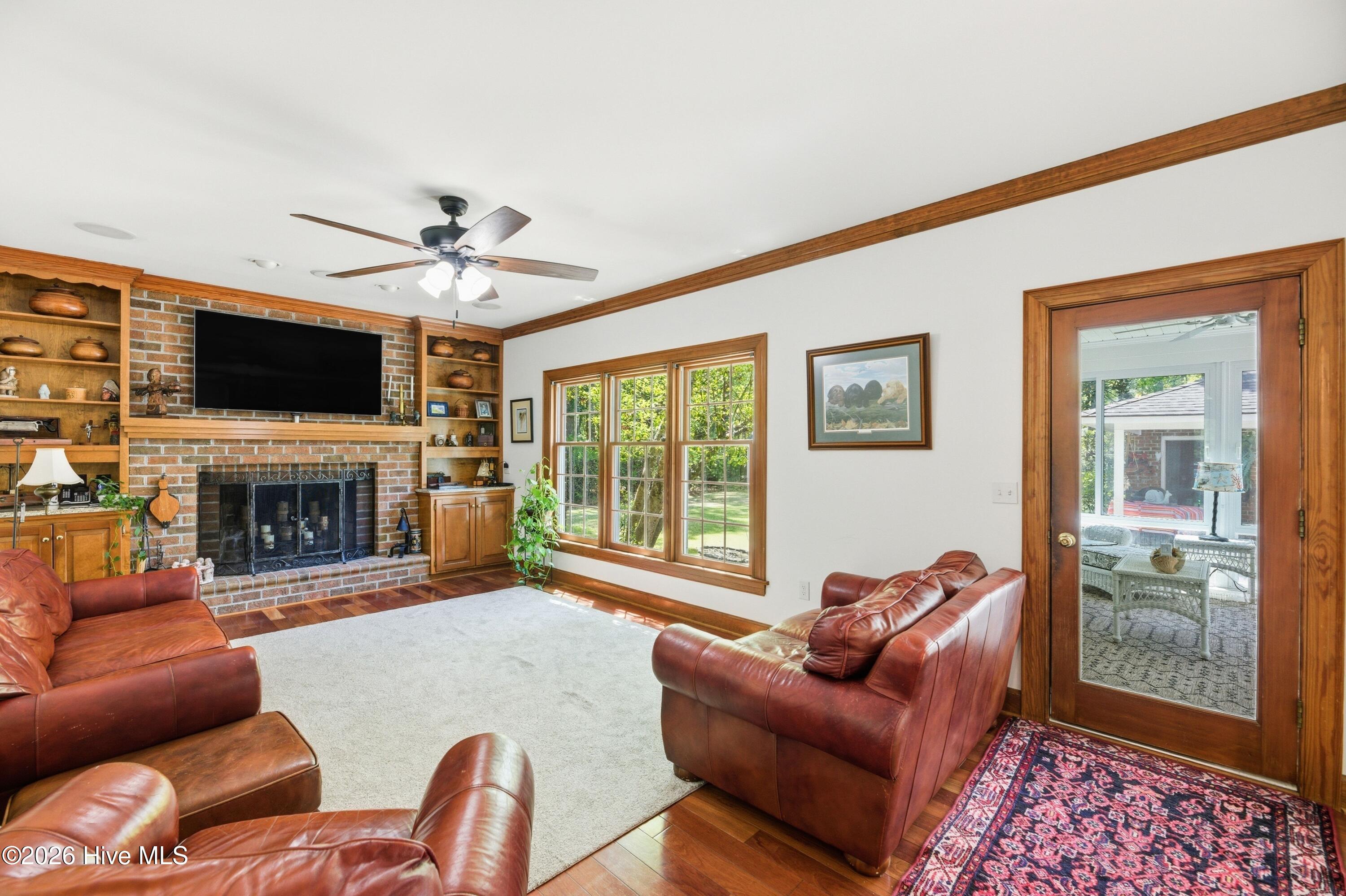 100566267 | Photo 20