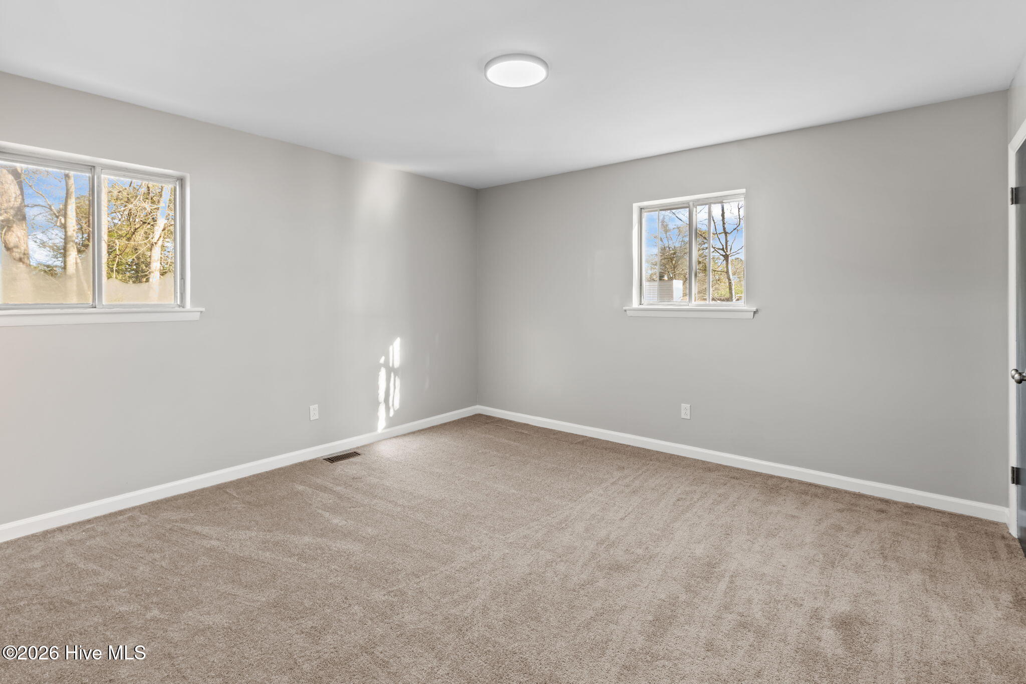 100560712 | Photo 23