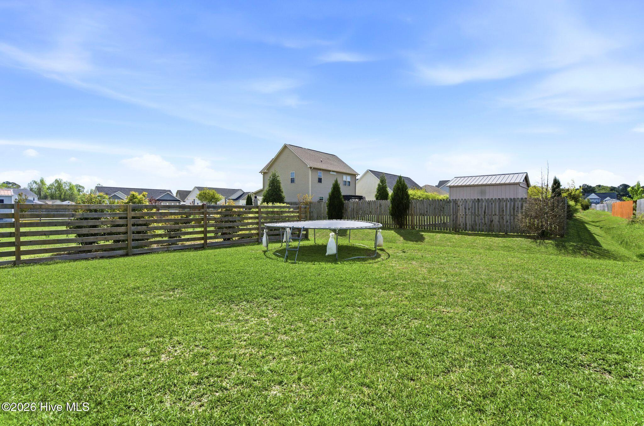 100568951 | Photo 41