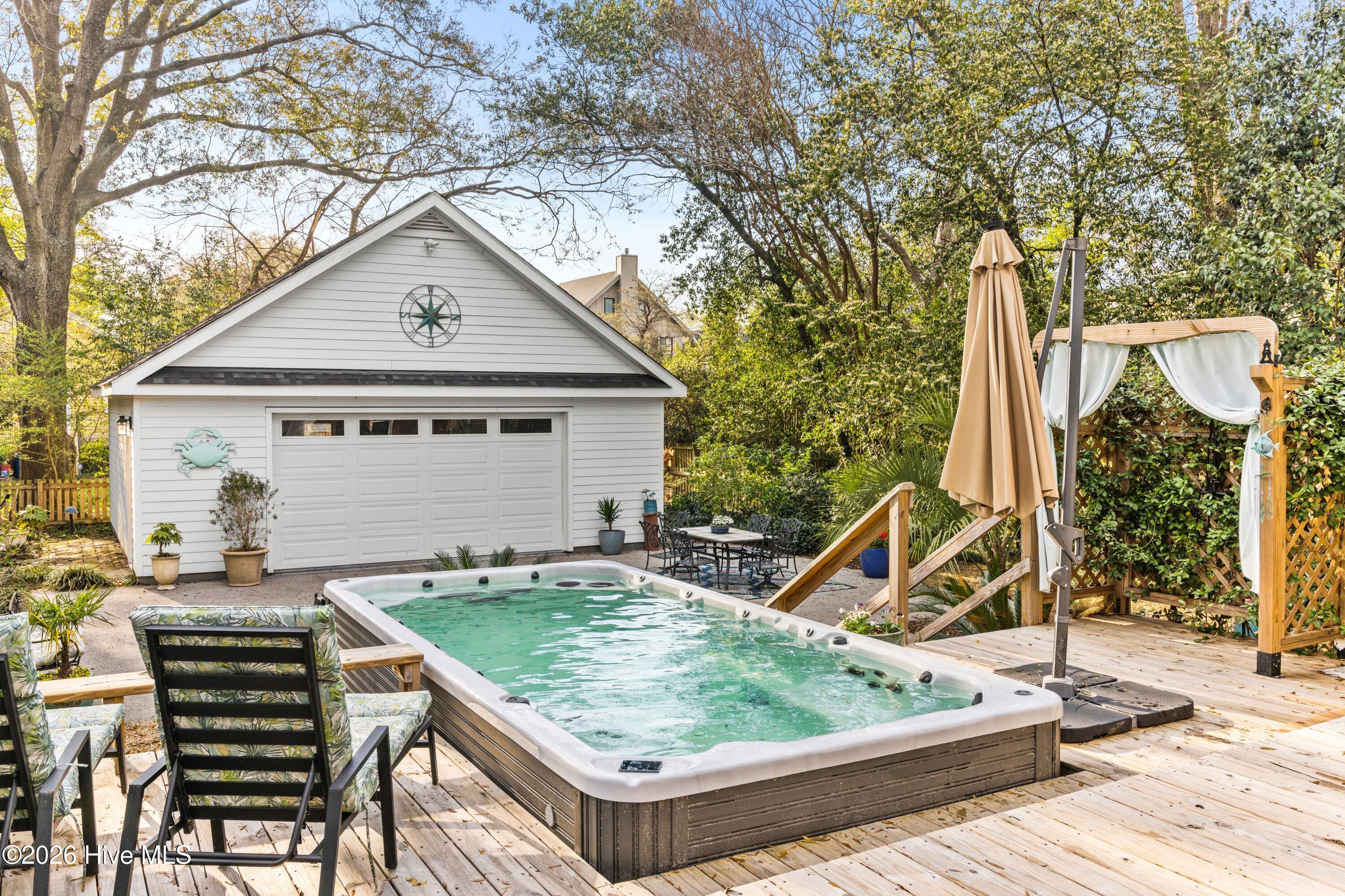 100560142 | Photo 53