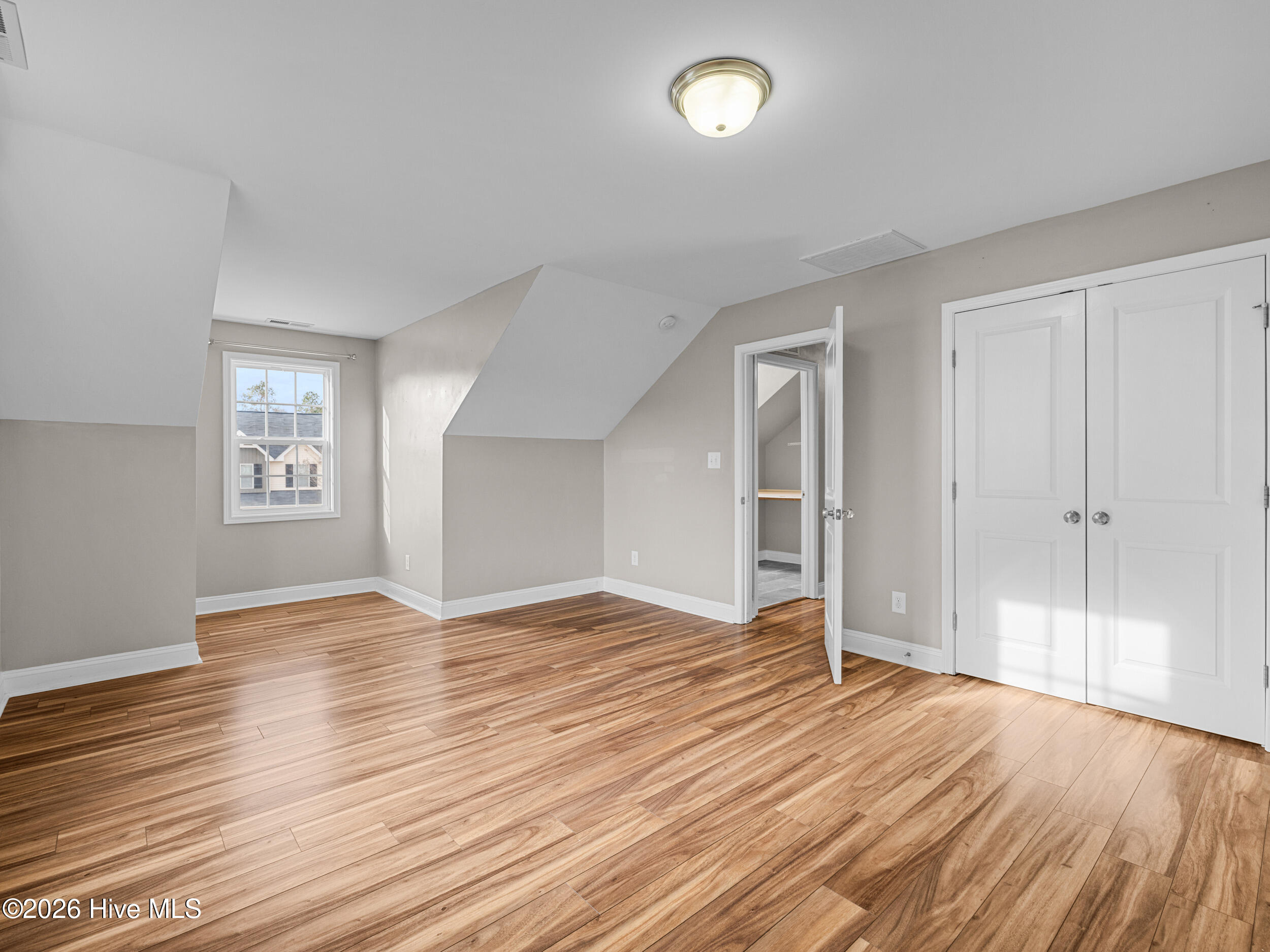 100547442 | Photo 43