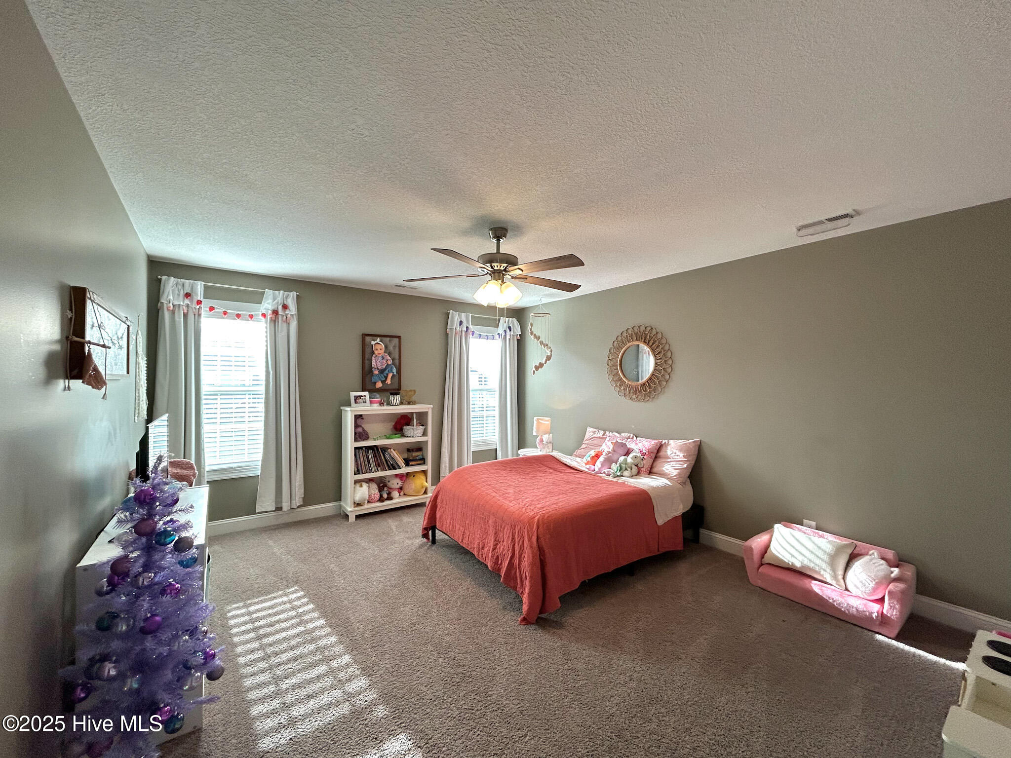 100545888 | Photo 36