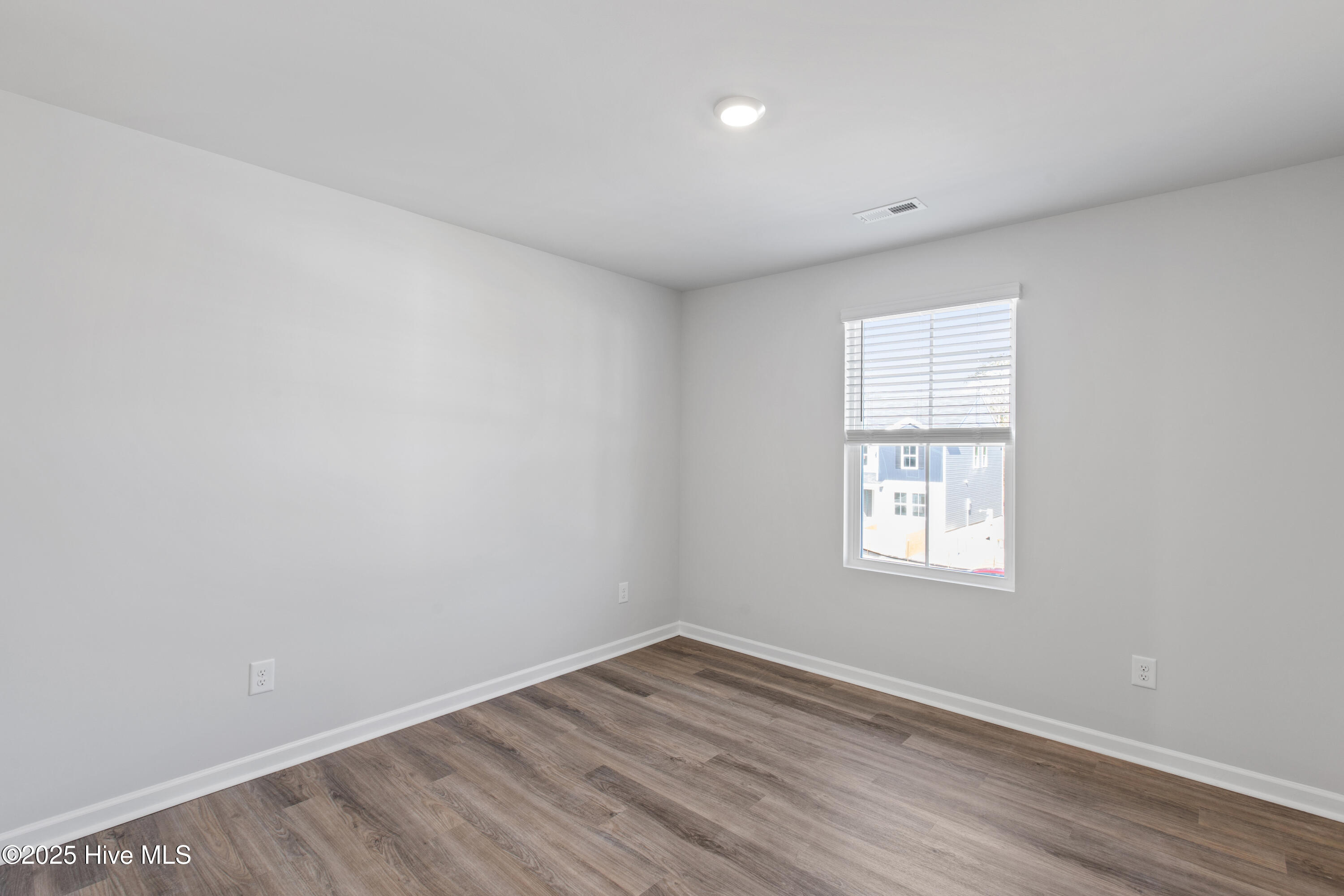 100525088 | Photo 17