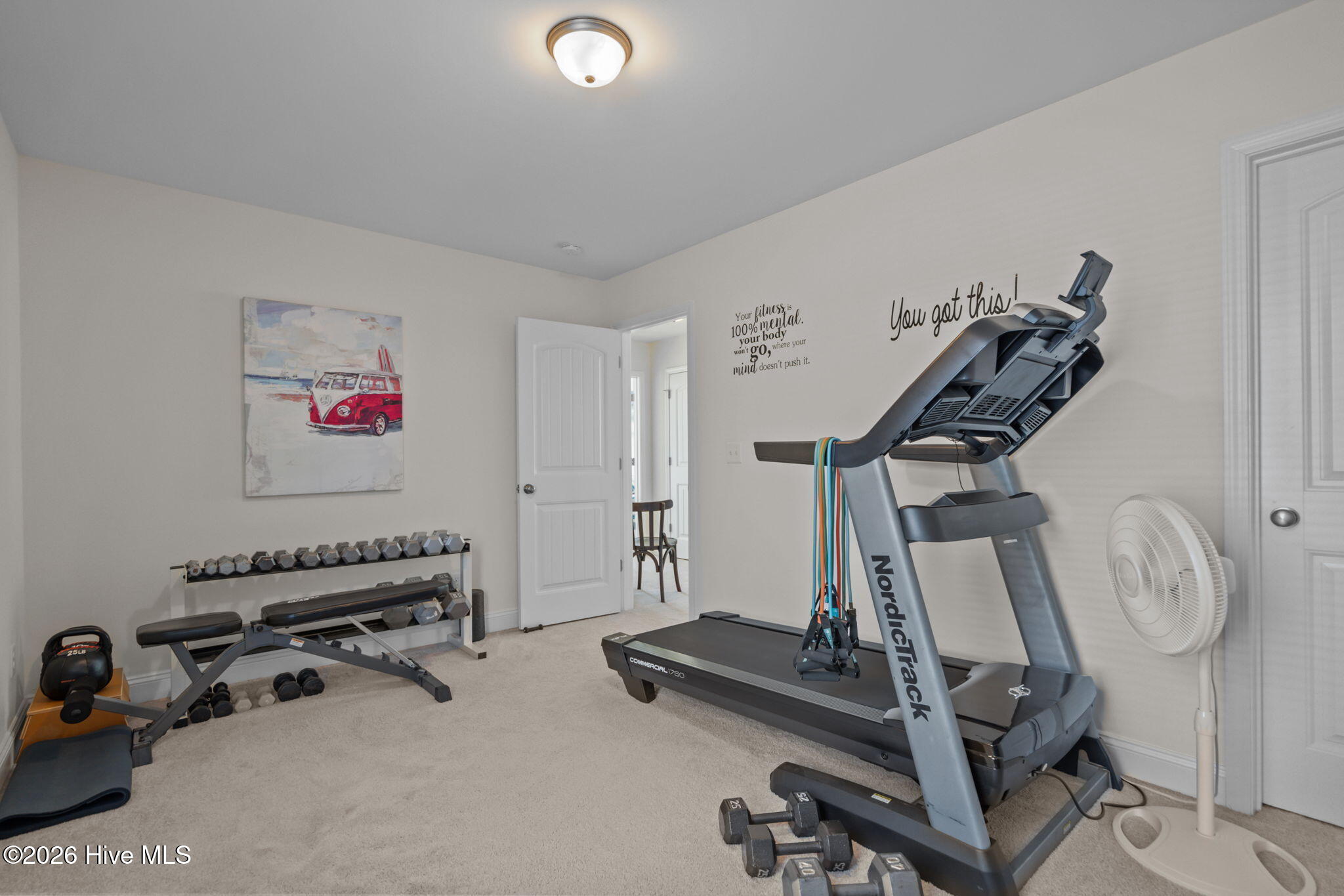 100548714 | Photo 34