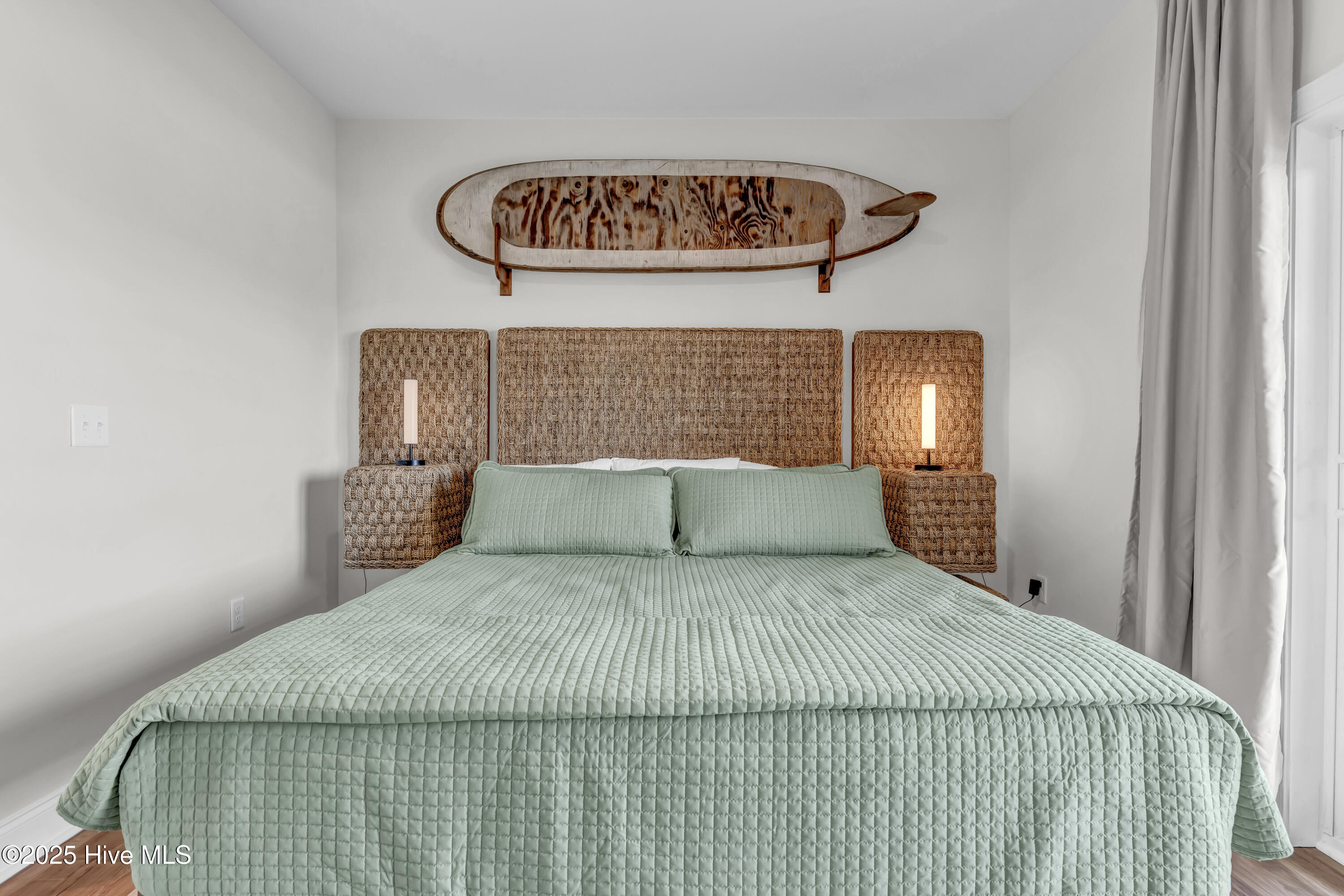 100485325 | Photo 13