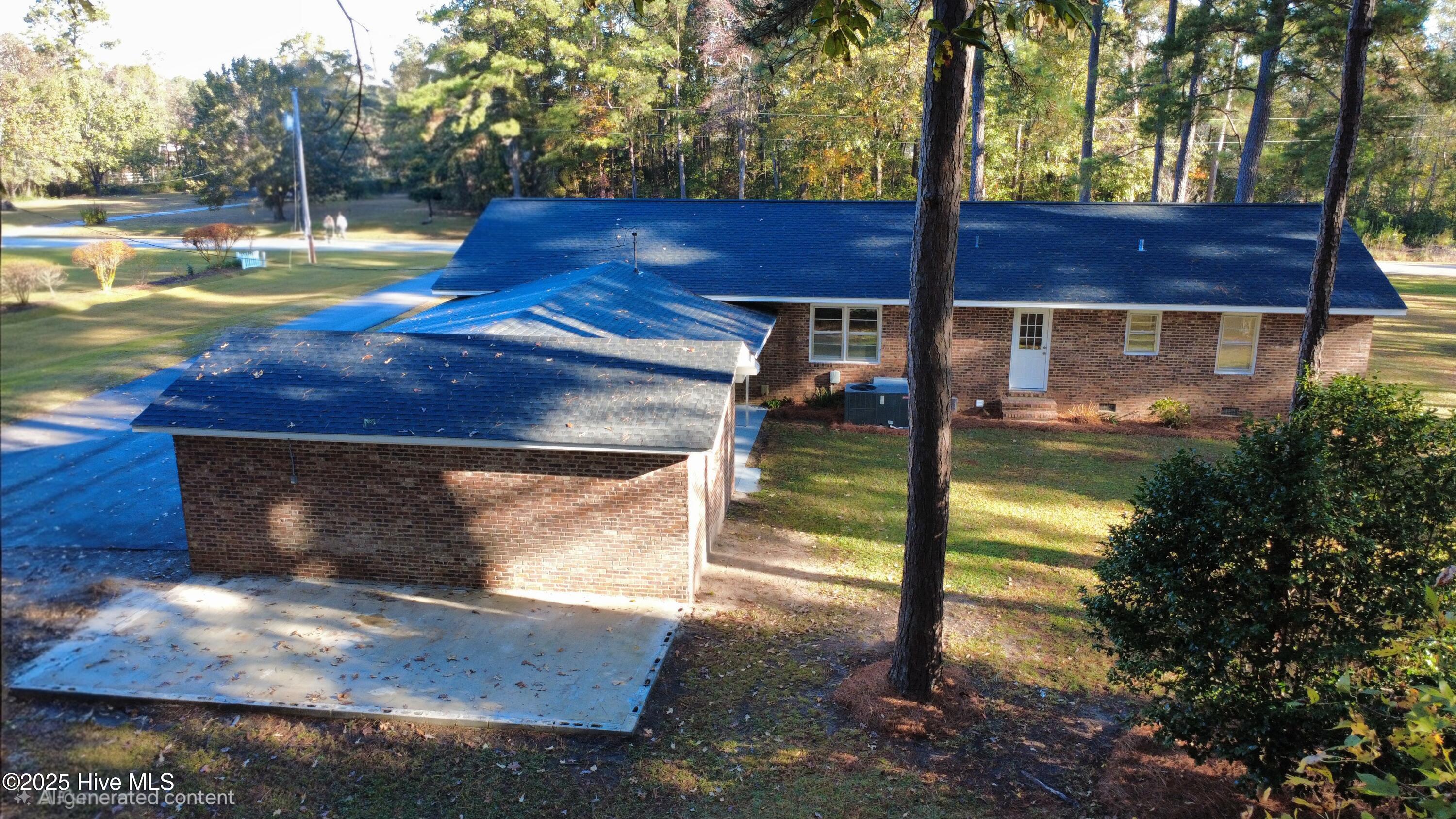 100540176 | Photo 23