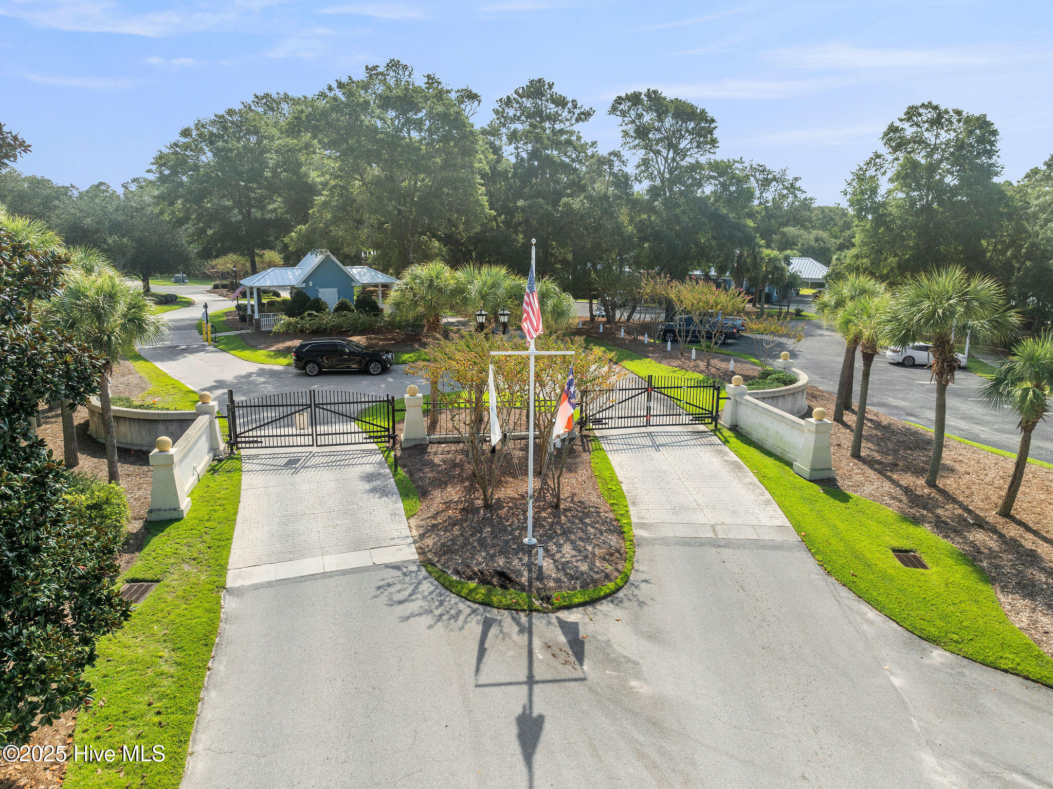 100488997 | Photo 66