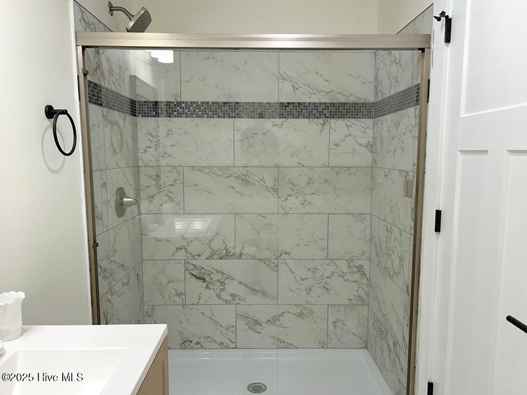 100533817 | Photo 39