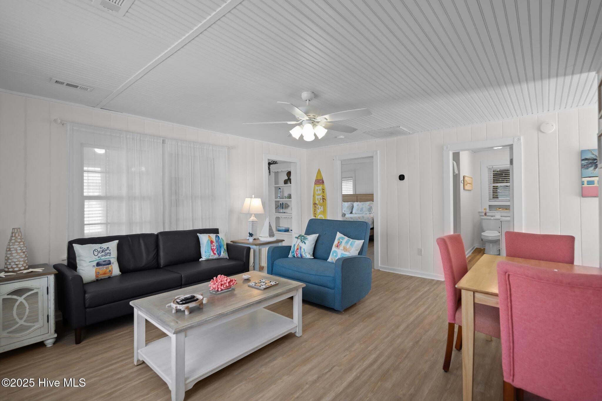 100537194 | Photo 100