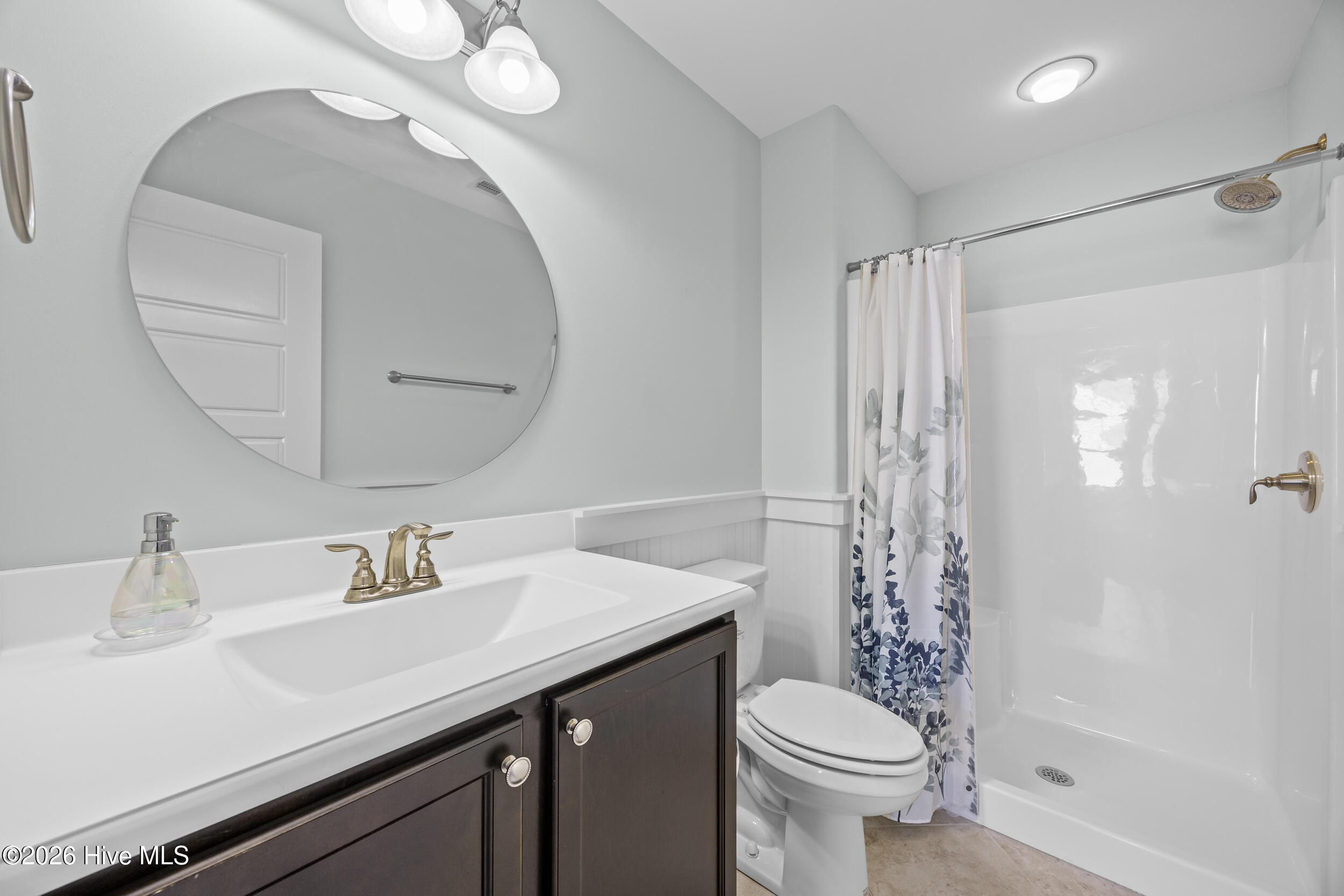 100565647 | Photo 43