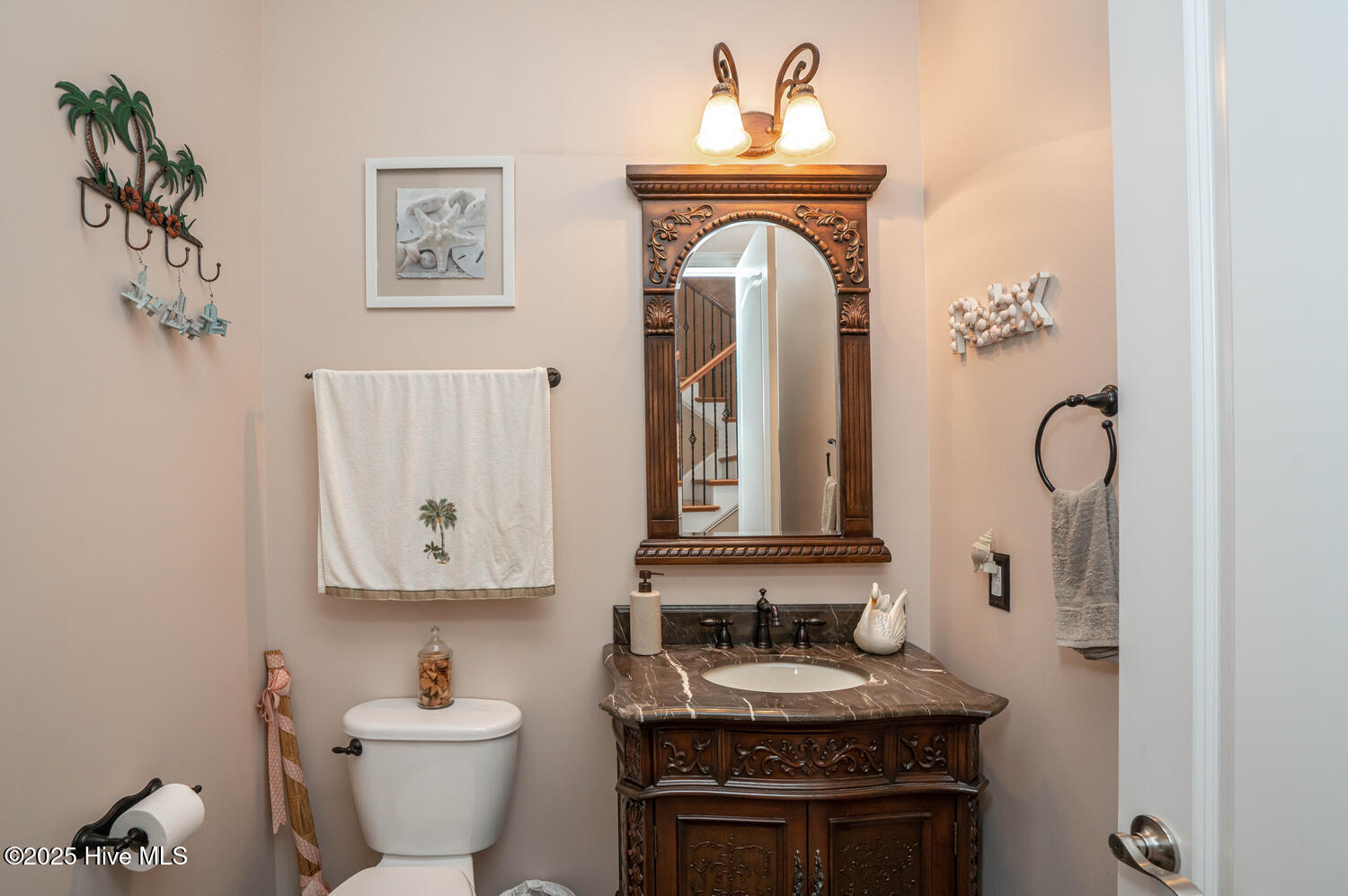 100534571 | Photo 38