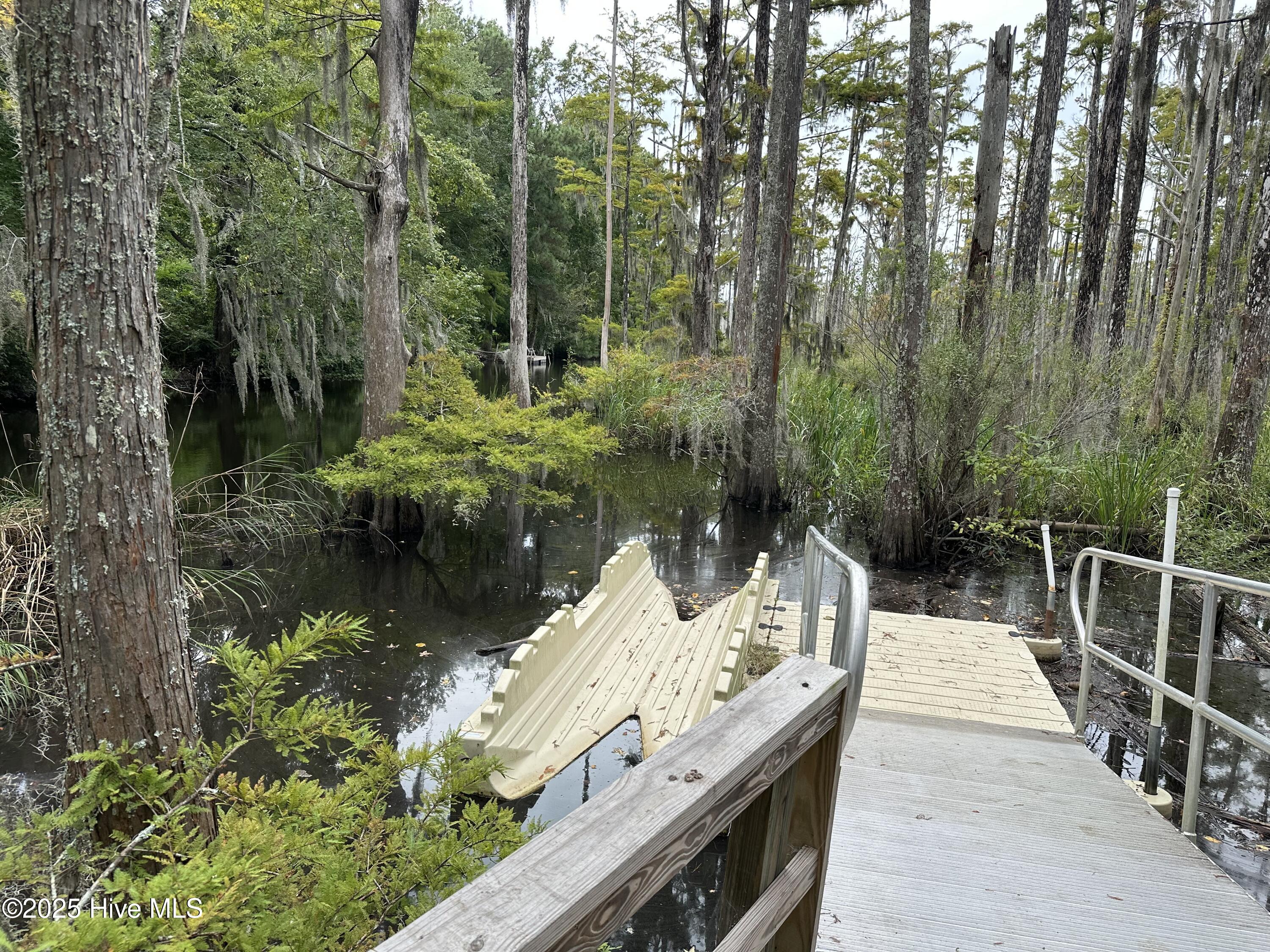 100530260 | Photo 42