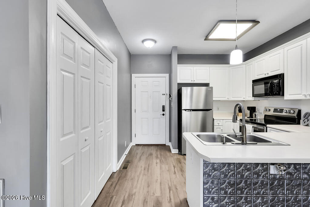 100549011 | Photo 11