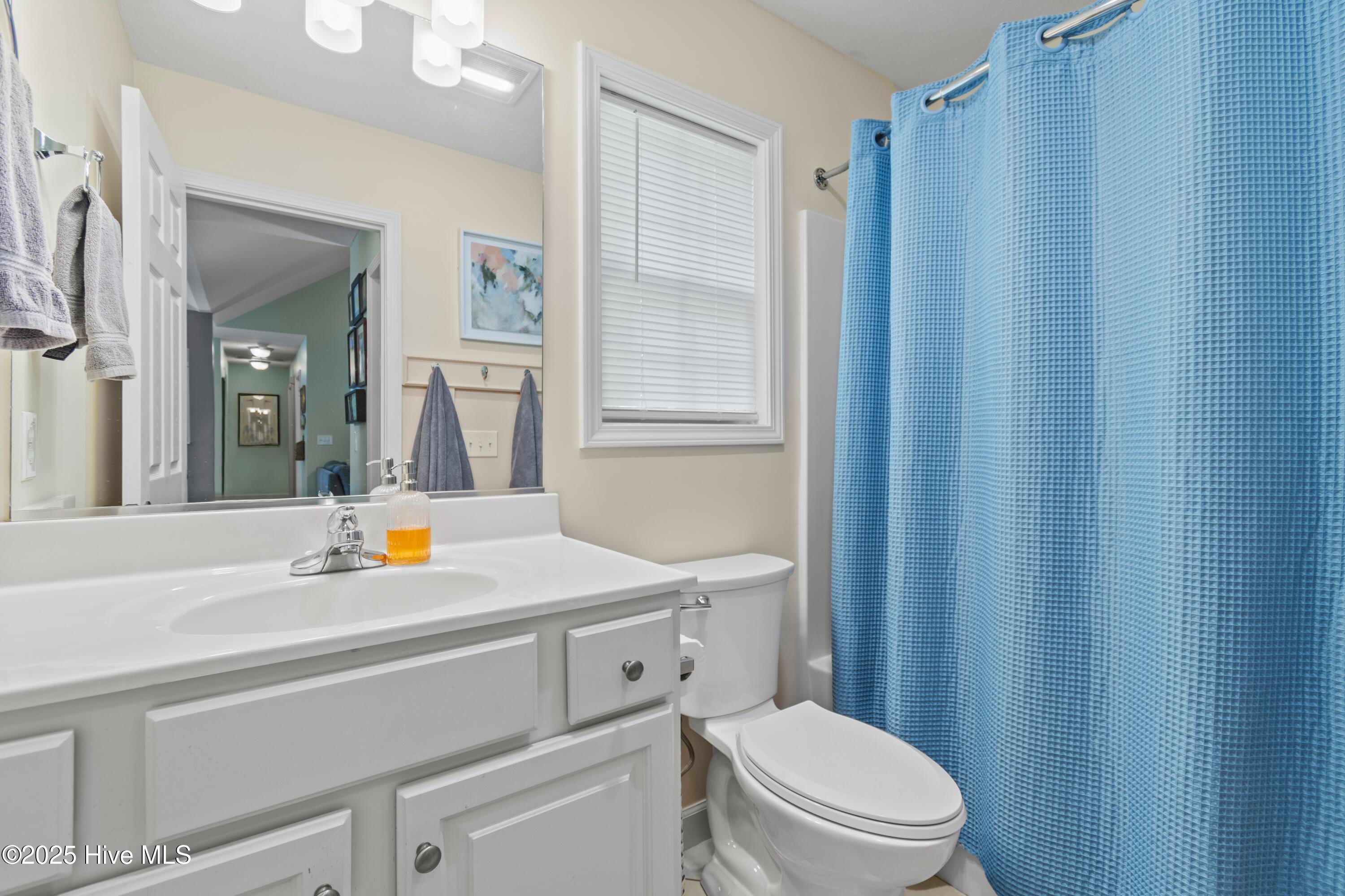 100517176 | Photo 24