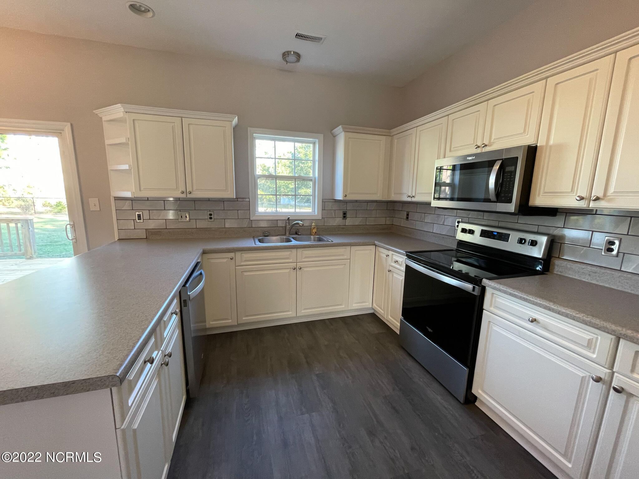 100555173 | Photo 11