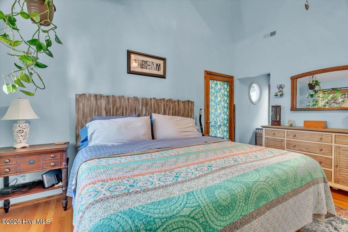 100561735 | Photo 32