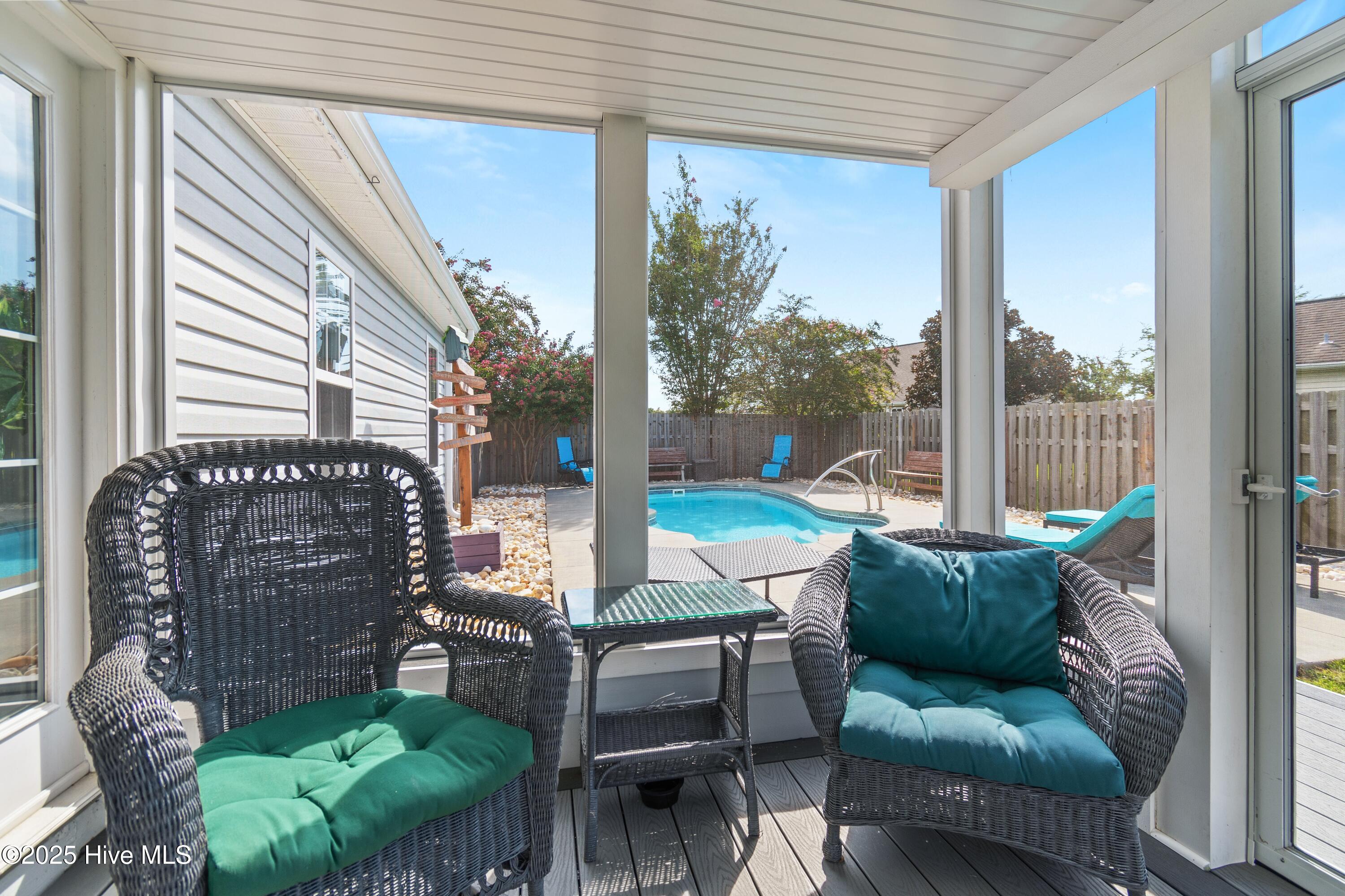 100526864 | Photo 38