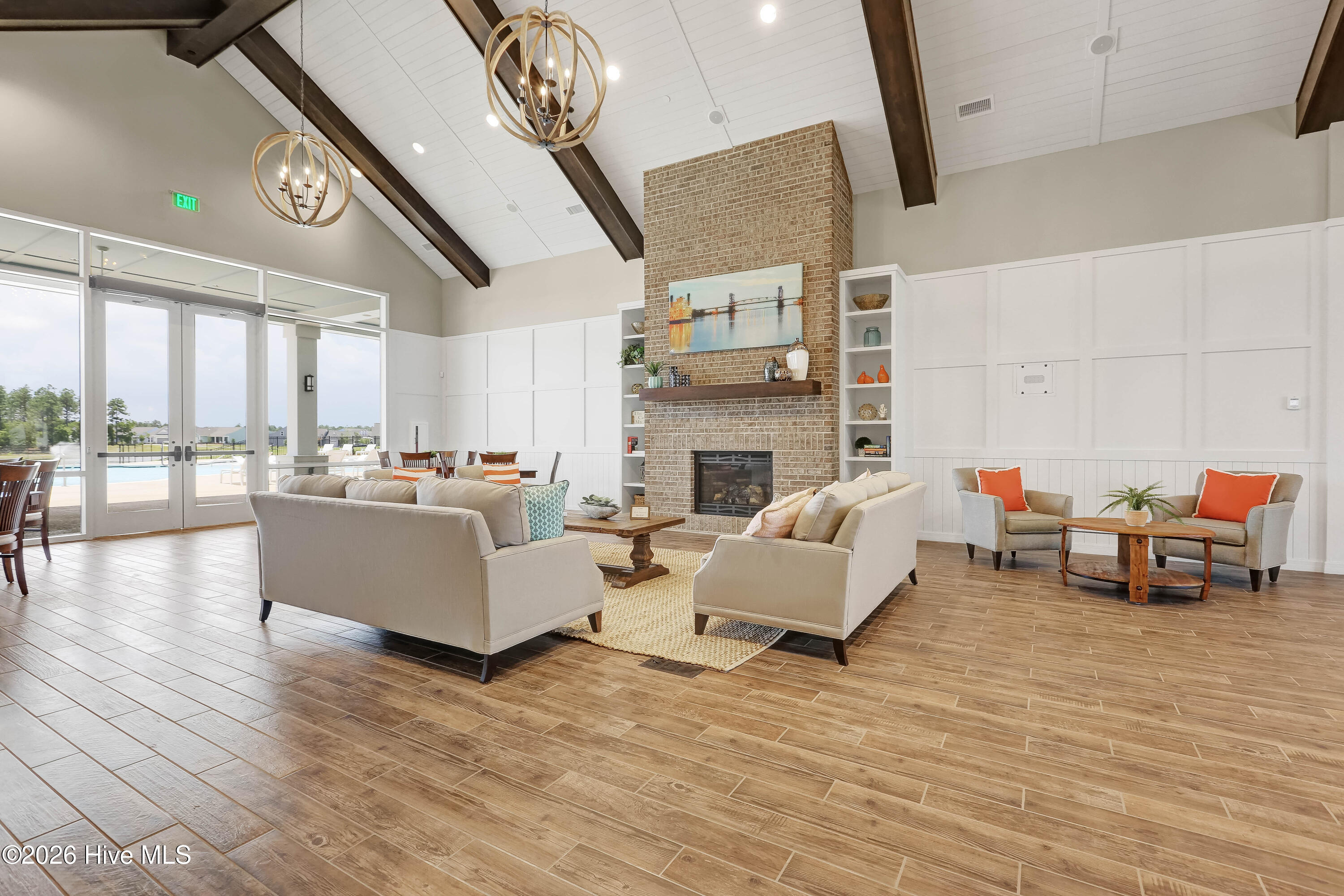 100555746 | Photo 37