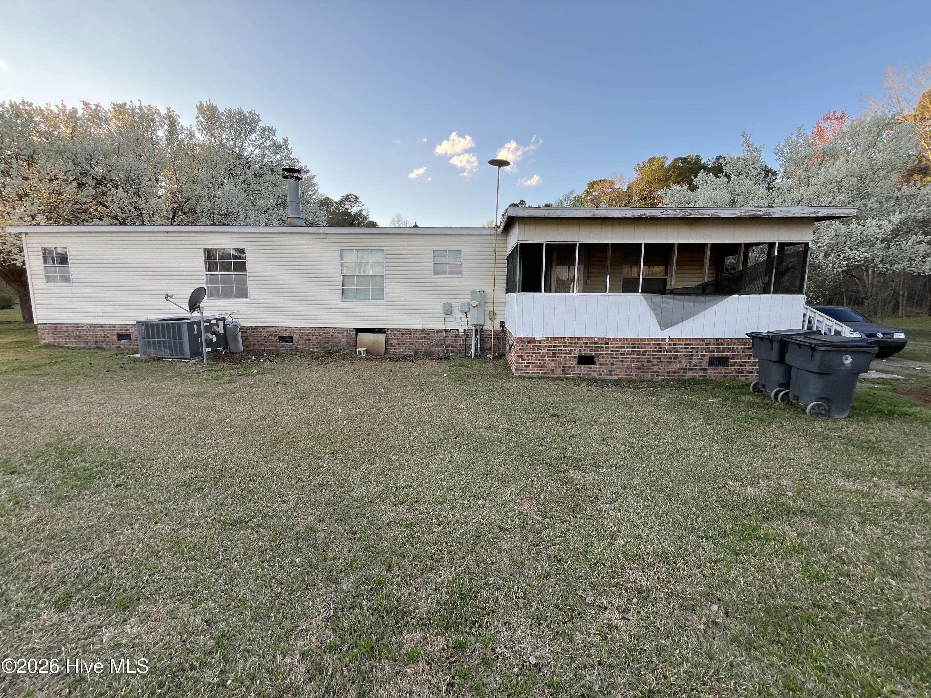 100568963 | Photo 11