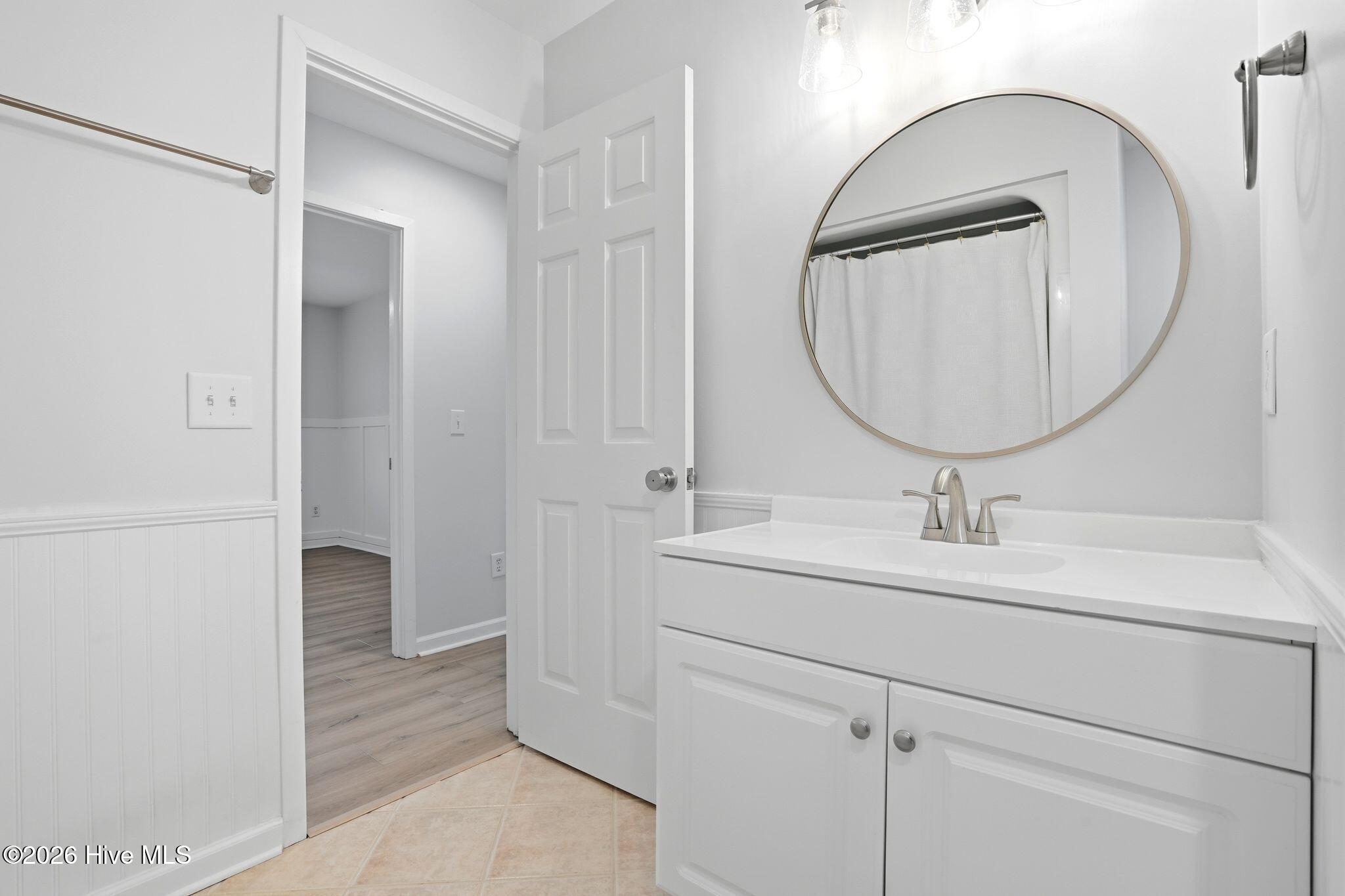 100555820 | Photo 35