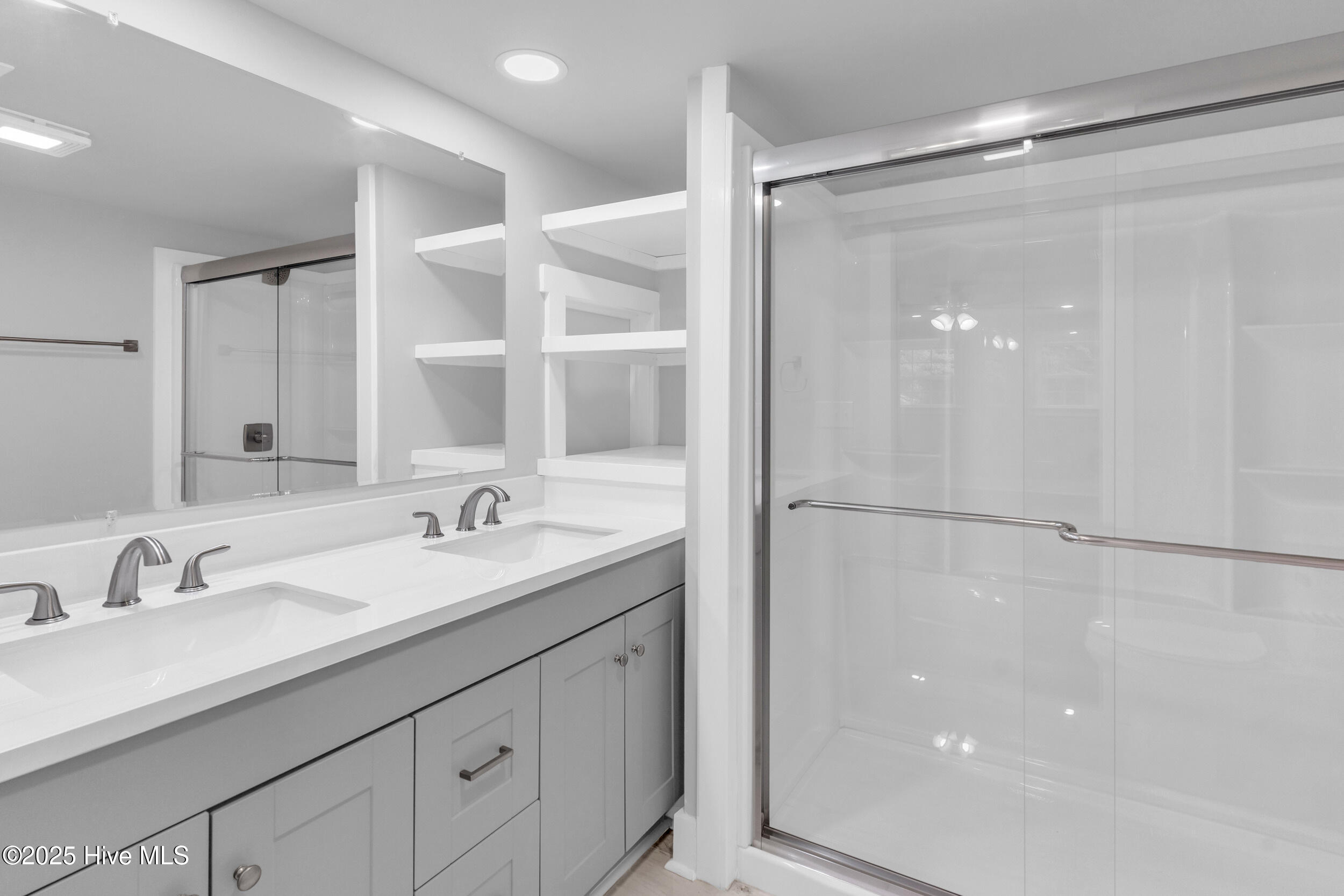 100560014 | Photo 15