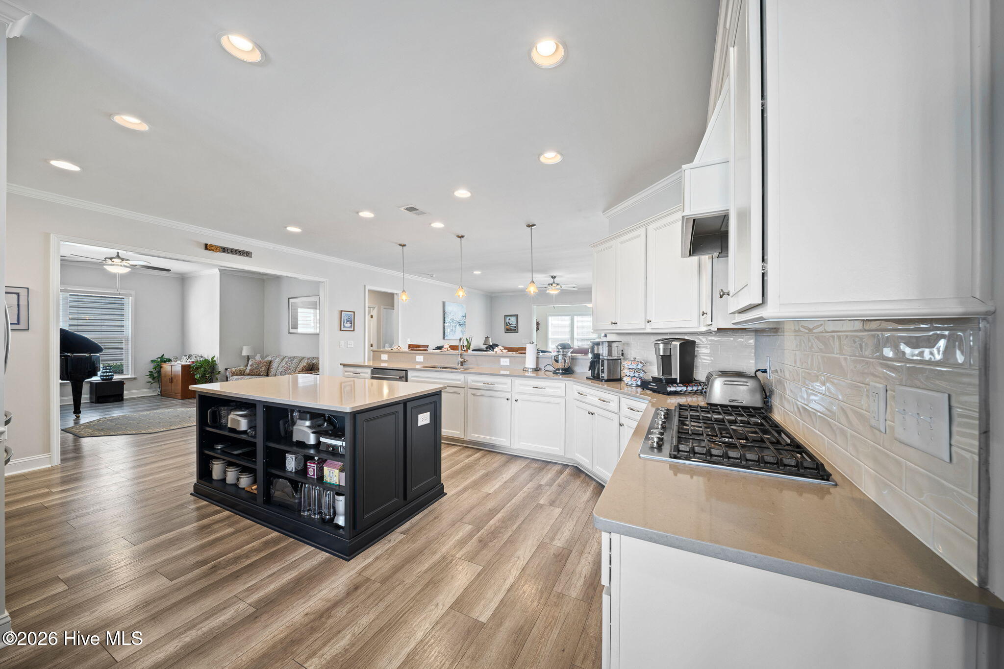 100564414 | Photo 10