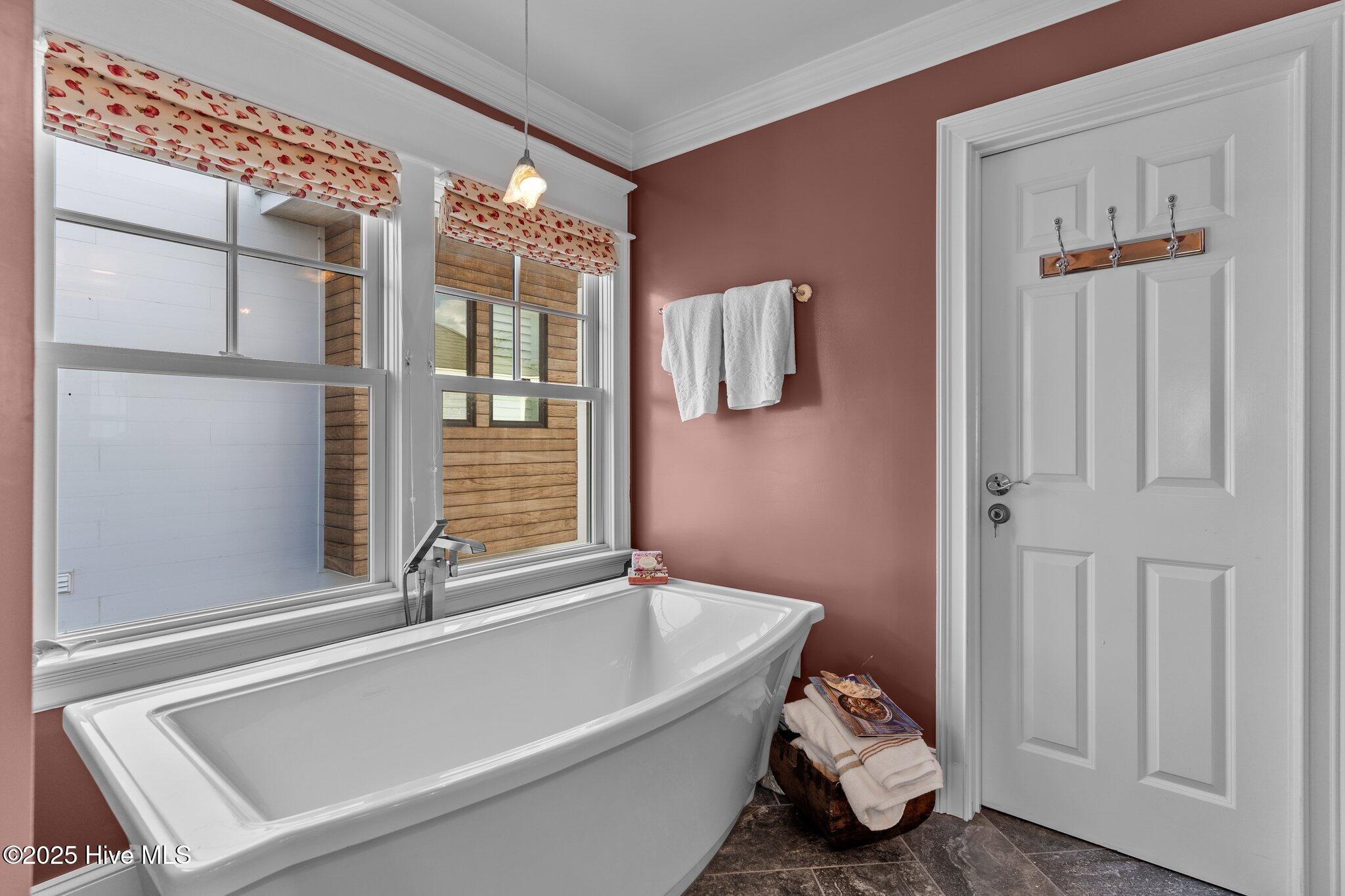 100525700 | Photo 31