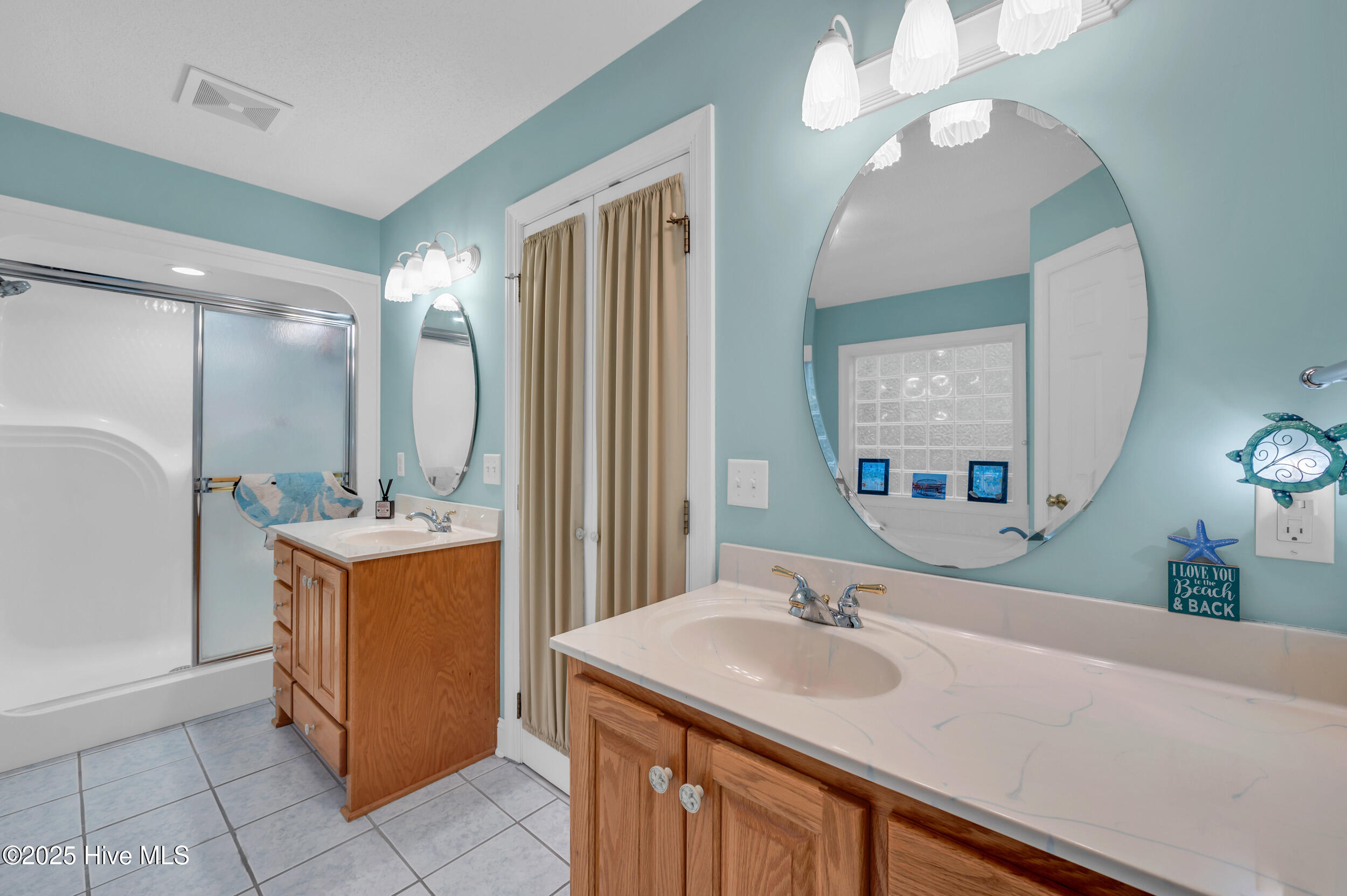 100542764 | Photo 24