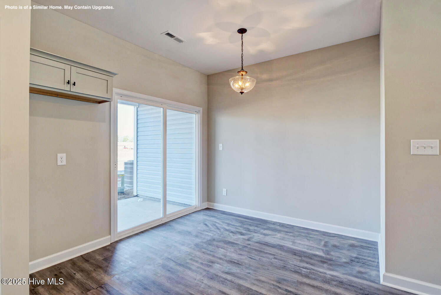 100537569 | Photo 13