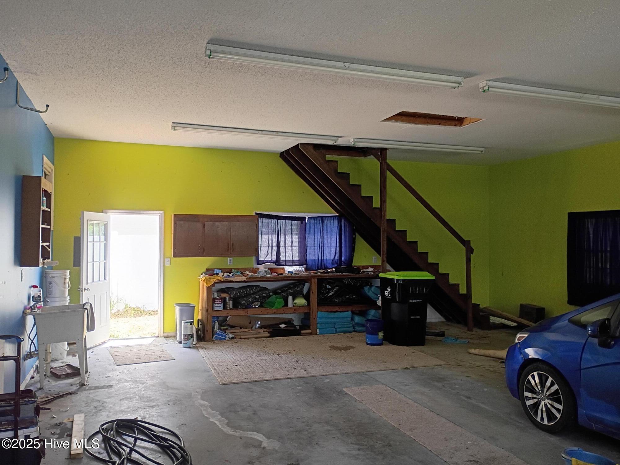 100557460 | Photo 12