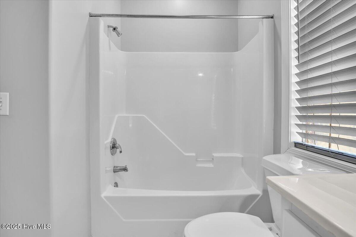 100534283 | Photo 16