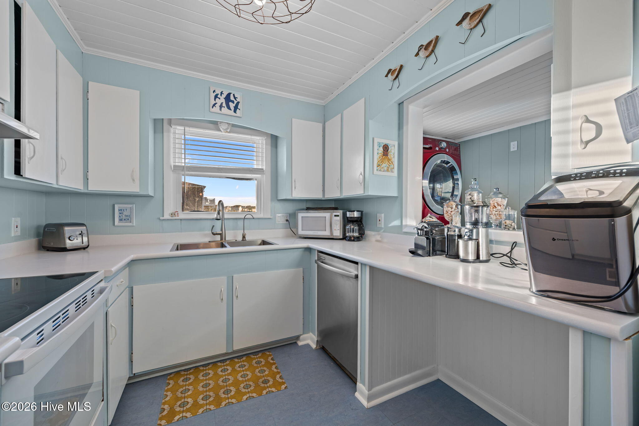 100549750 | Photo 30